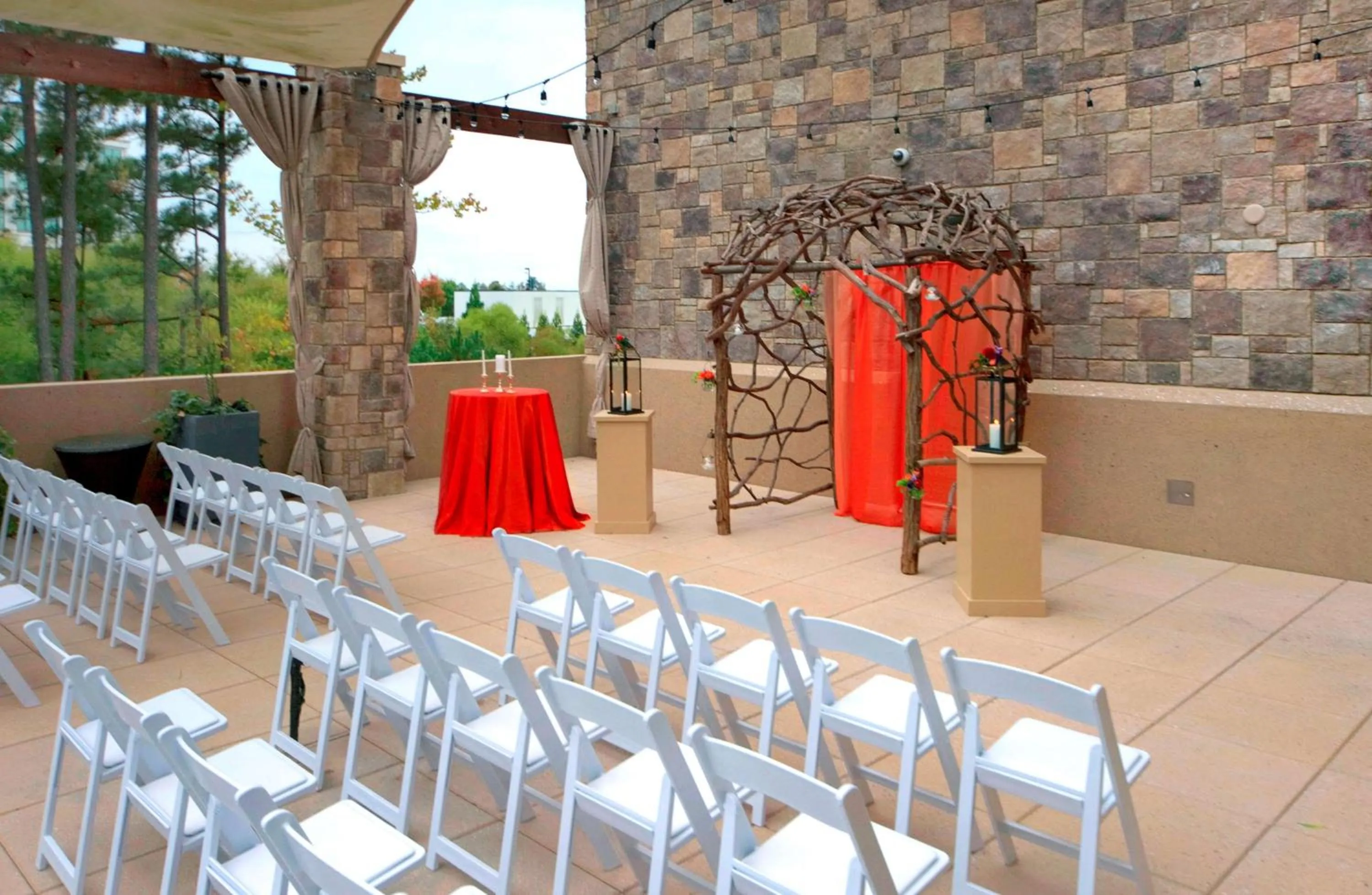 Patio in Embassy Suites by Hilton Raleigh Durham Airport Brier Creek