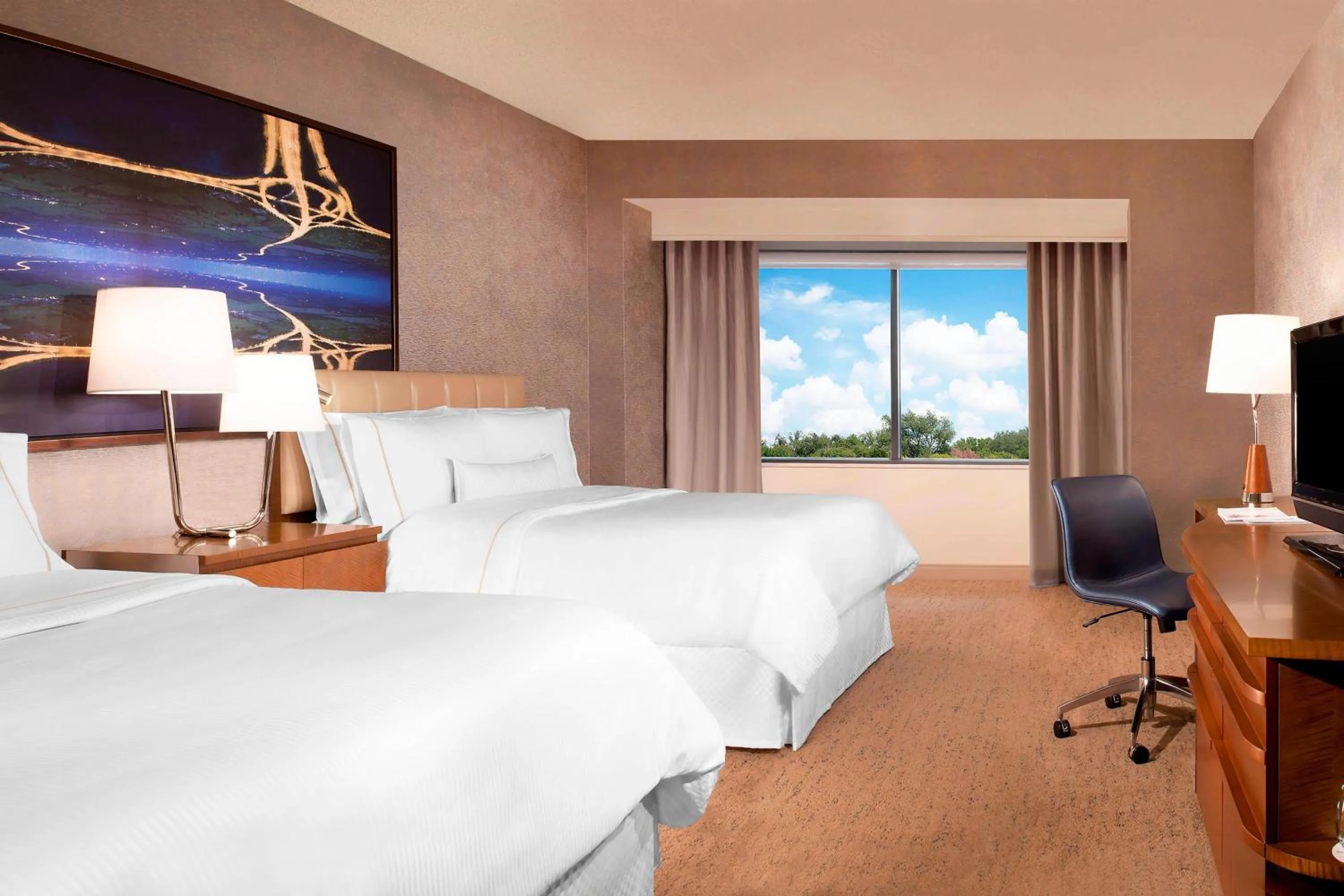 Photo of the whole room, Bed in The Westin Dallas Park Central