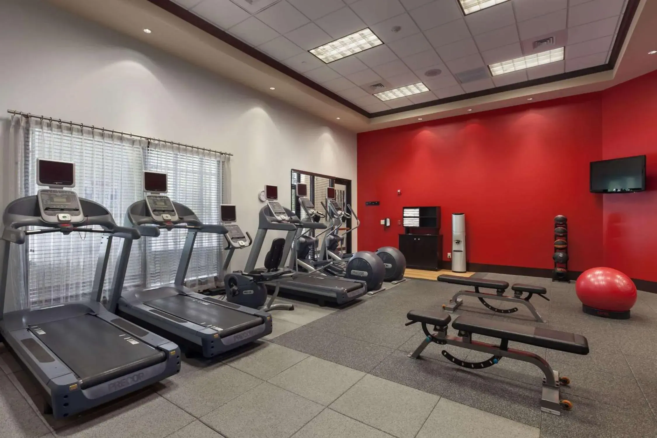Fitness centre/facilities in Embassy Suites Savannah Airport Fitness centre/facilities in Embassy Suites Savannah Airport