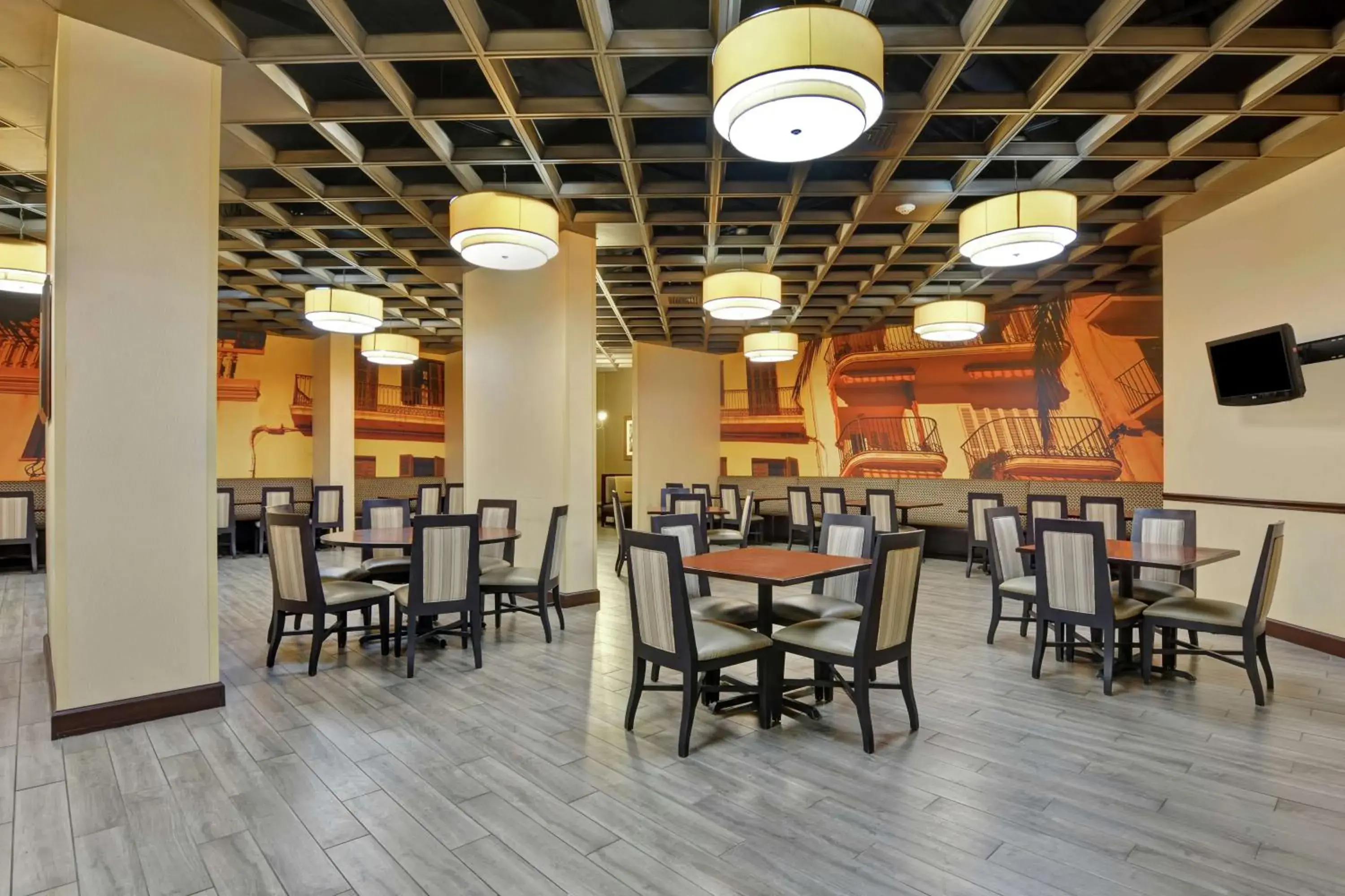 Restaurant/places to eat in Embassy Suites Savannah Airport Restaurant/places to eat in Embassy Suites Savannah Airport