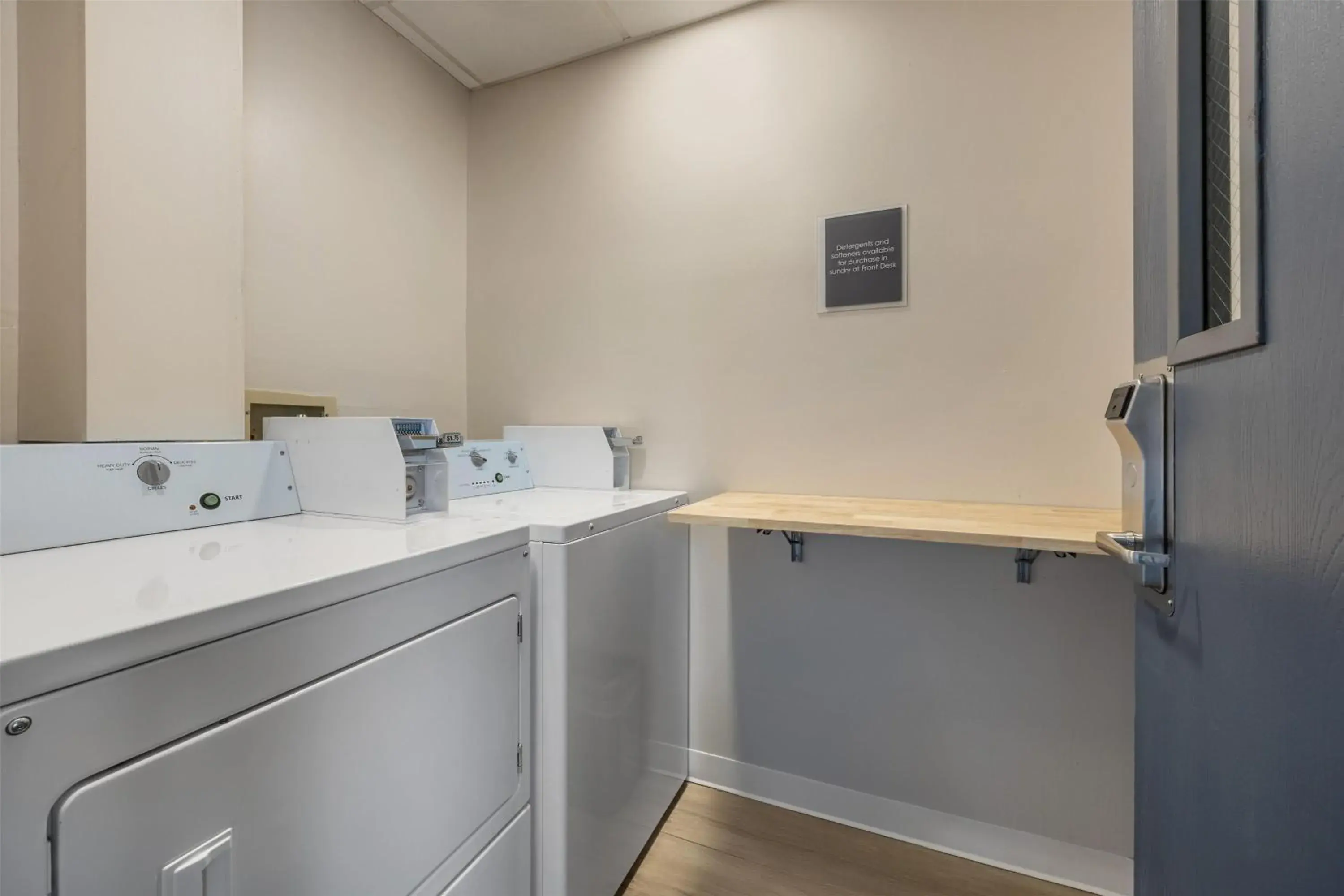 Property building in Best Western Bolingbrook Hotel Property building in Best Western Bolingbrook Hotel