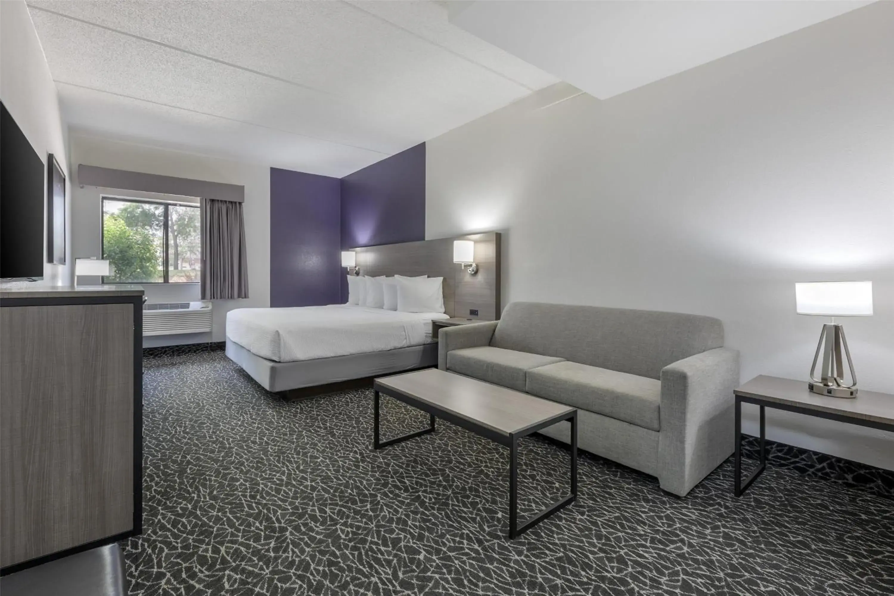 Bedroom, Bed in Best Western Bolingbrook Hotel Bedroom, Bed in Best Western Bolingbrook Hotel