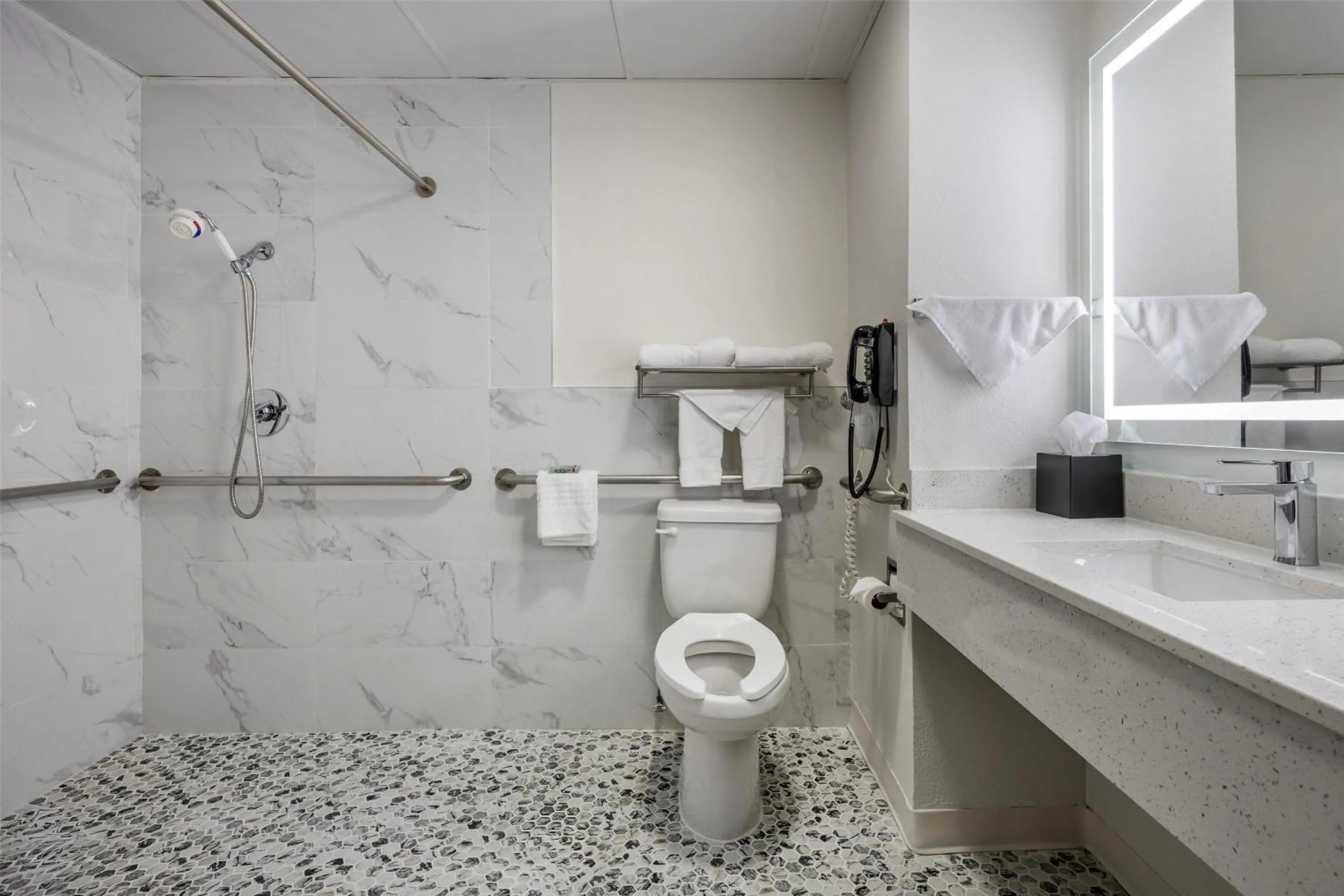 Bathroom in Best Western Bolingbrook Hotel