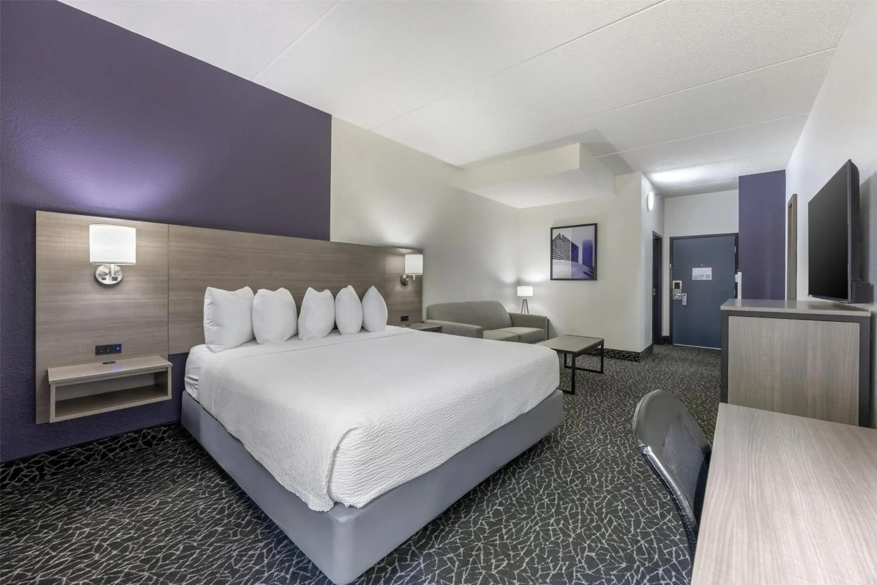 Bedroom, Bed in Best Western Bolingbrook Hotel Bedroom, Bed in Best Western Bolingbrook Hotel