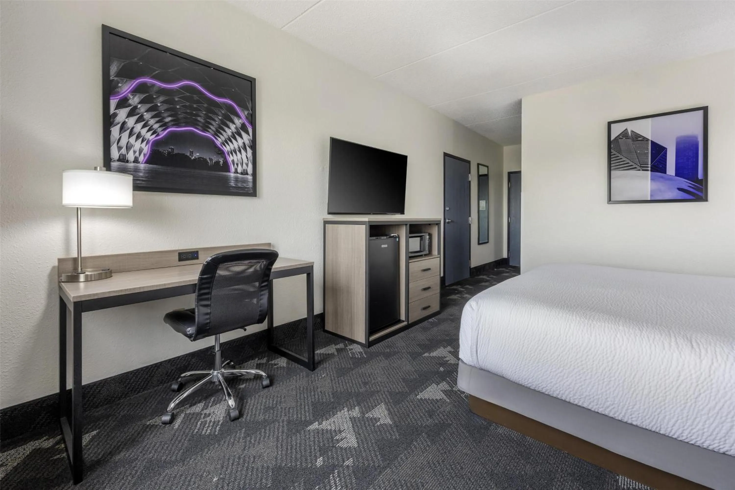 Bedroom, Bed in Best Western Bolingbrook Hotel