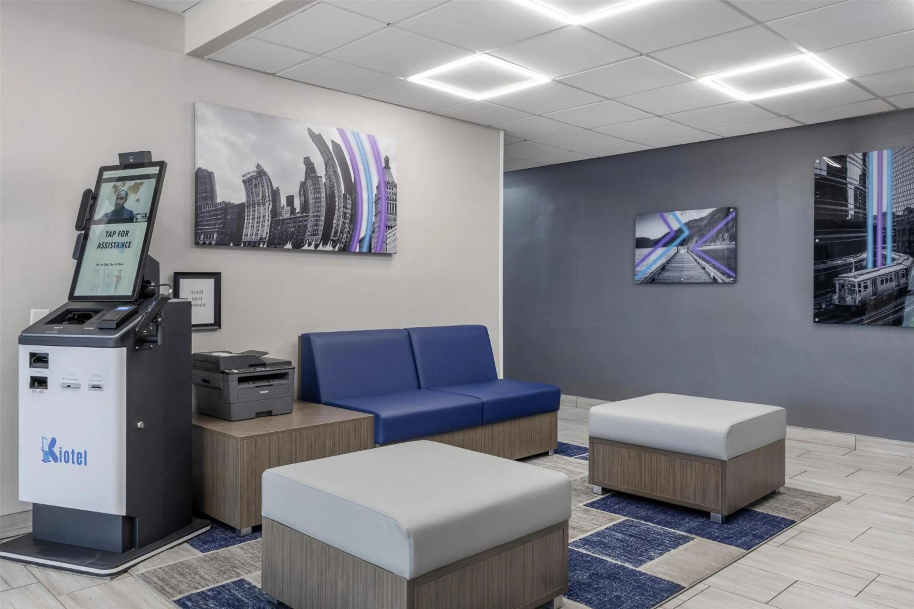 Lobby or reception in Best Western Bolingbrook Hotel