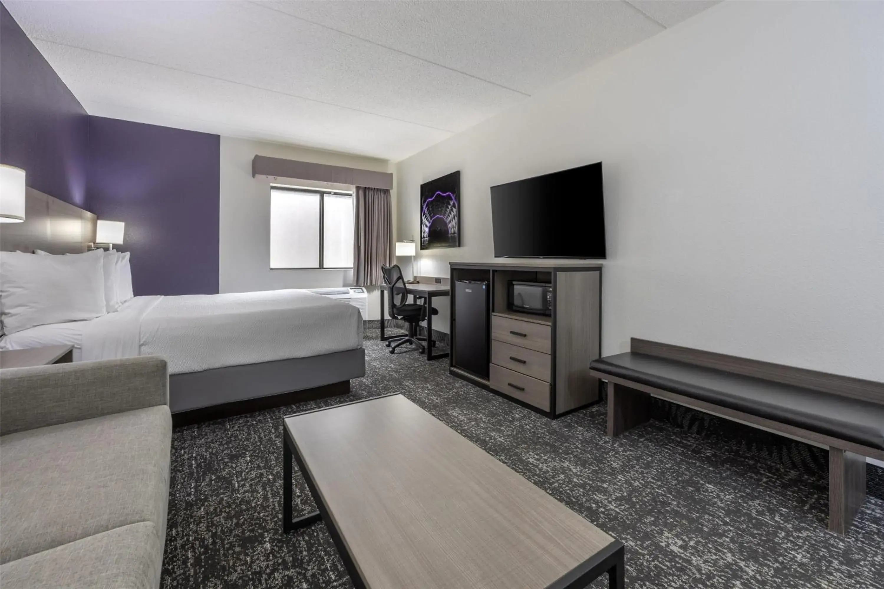 Bedroom, Bed in Best Western Bolingbrook Hotel Bedroom, Bed in Best Western Bolingbrook Hotel