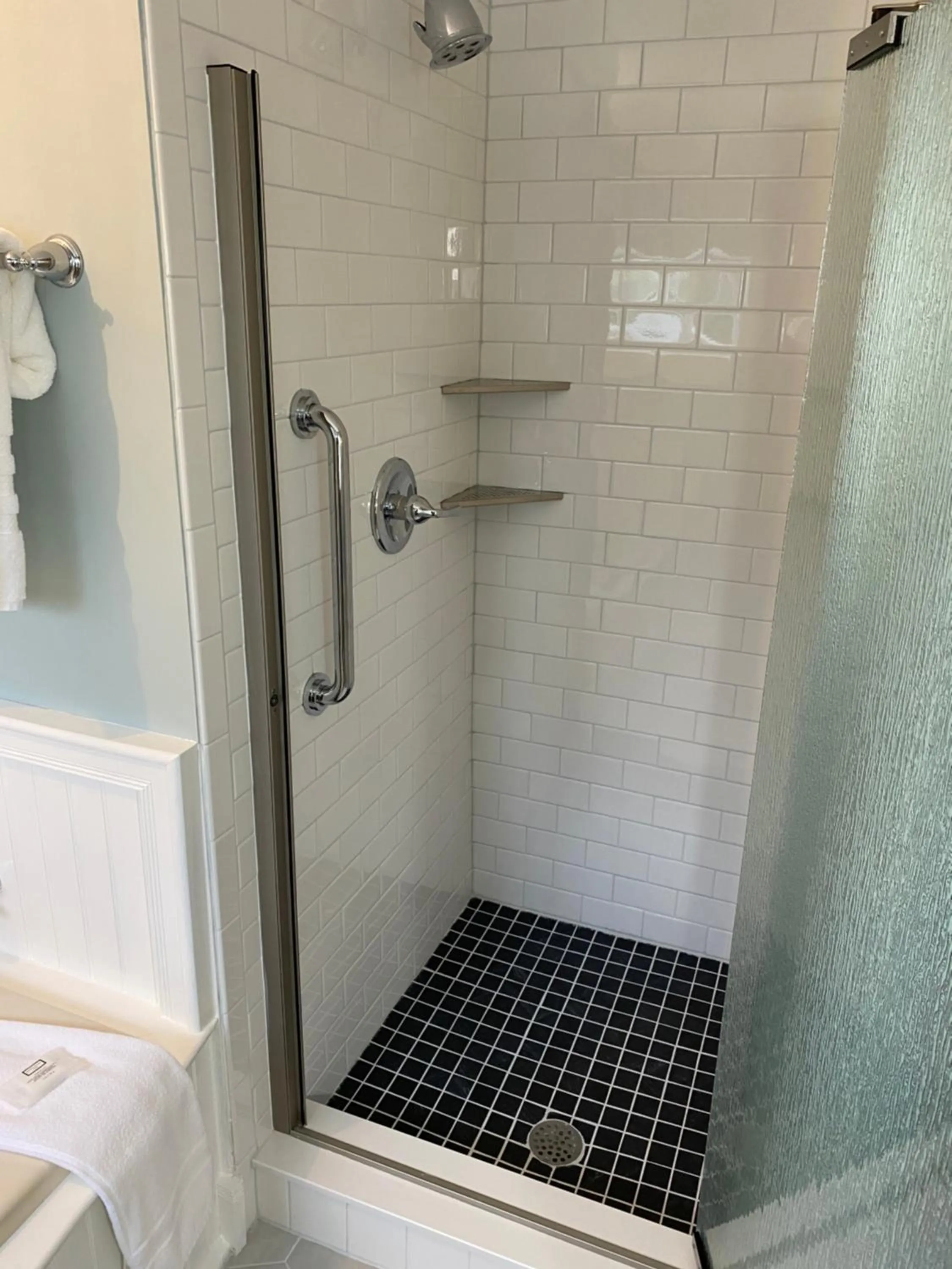 Shower in Spouter Inn Bed & Breakfast