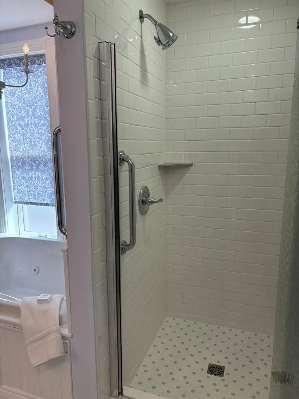 Shower in Spouter Inn Bed & Breakfast