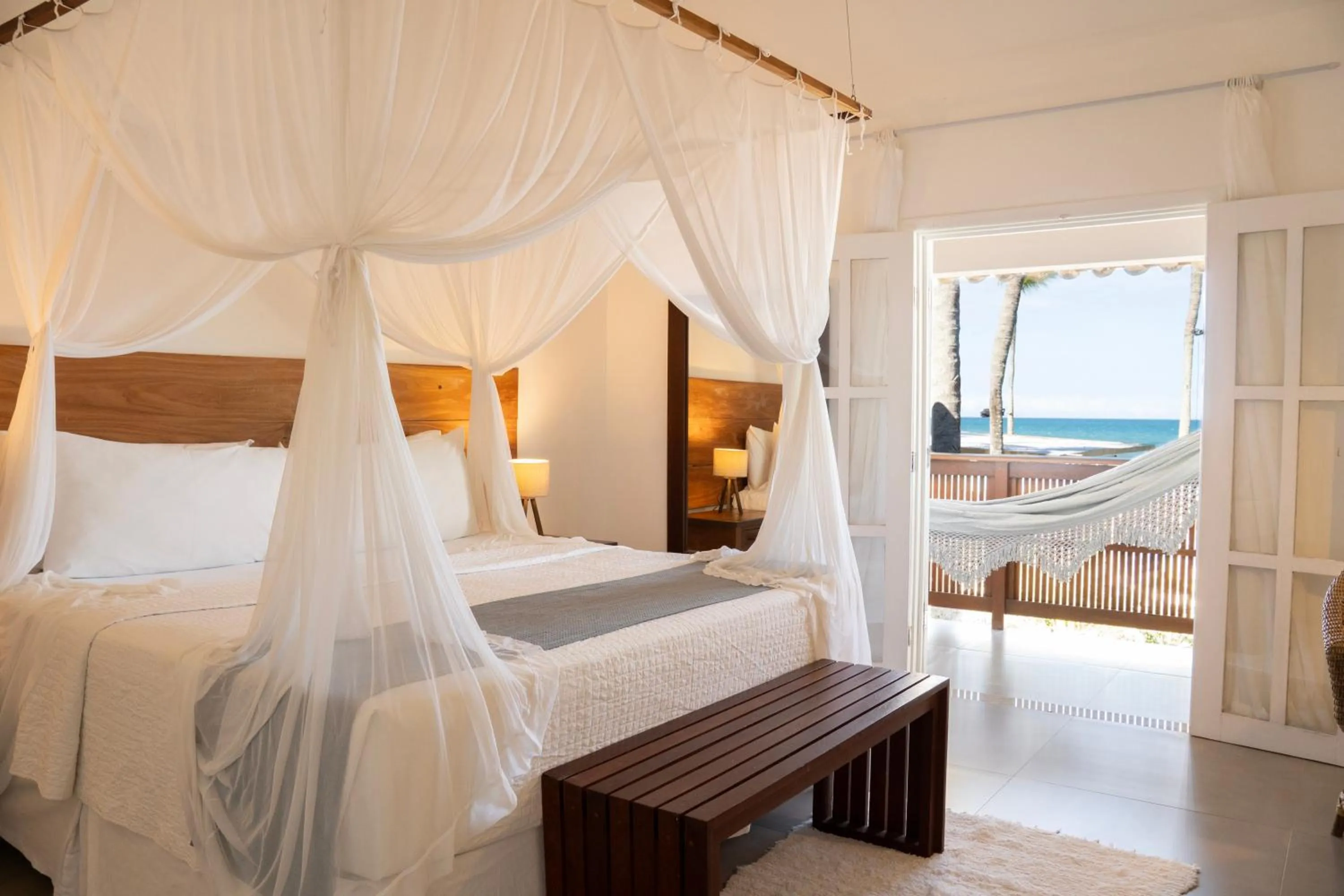 Bed in Saint Tropez Praia Hotel