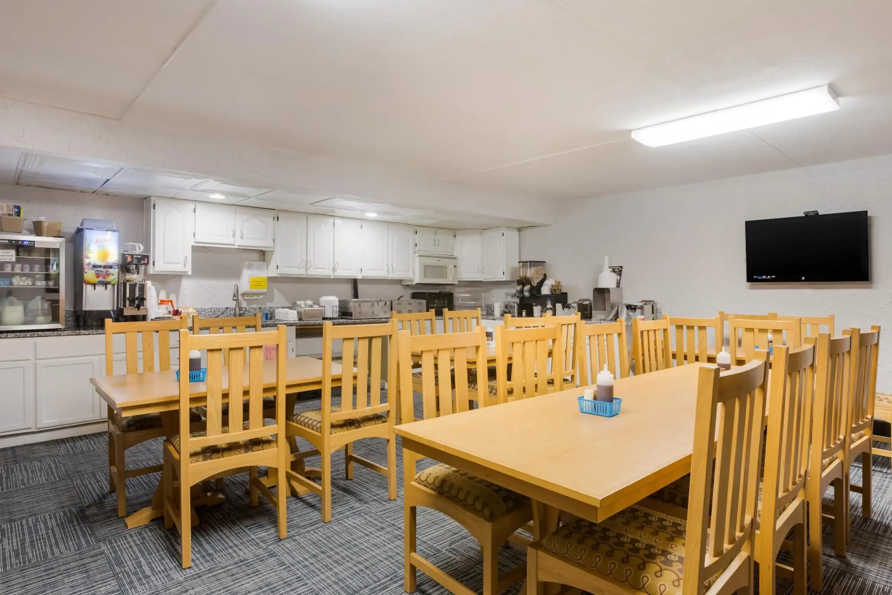 Breakfast in Rodeway Inn Branson, Brick House Breakfast in Rodeway Inn Branson, Brick House