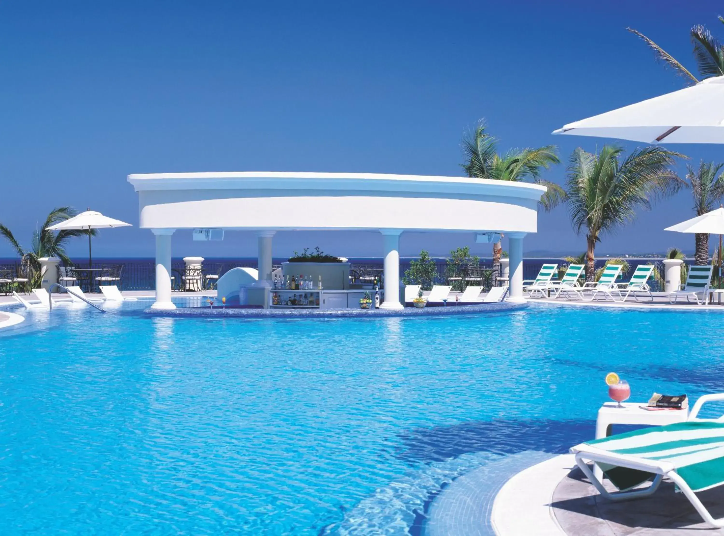 Swimming pool in Pueblo Bonito Emerald Bay Resort & Spa - All Inclusive Swimming pool in Pueblo Bonito Emerald Bay Resort & Spa - All Inclusive