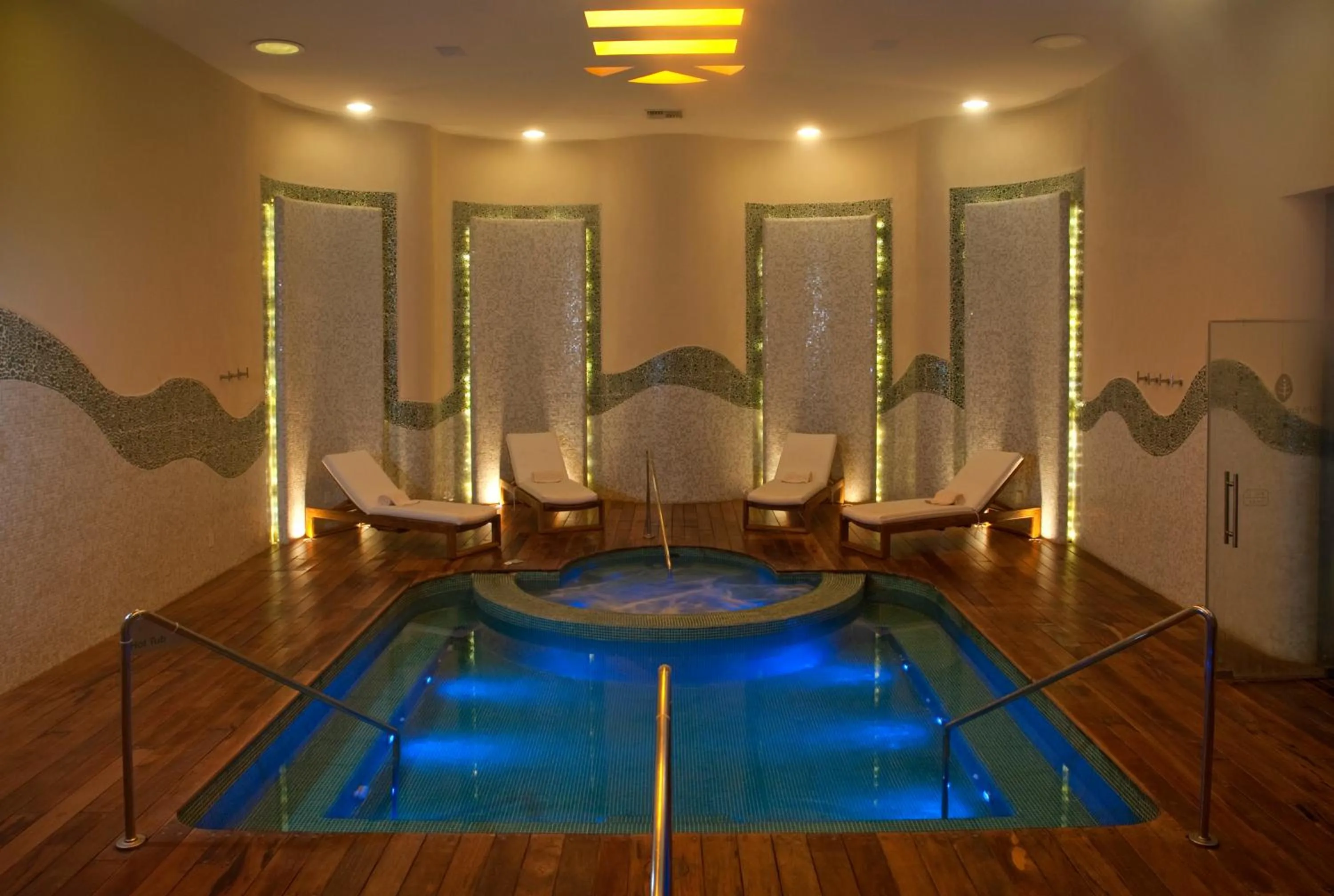 Spa and wellness centre/facilities in Pueblo Bonito Emerald Bay Resort & Spa - All Inclusive