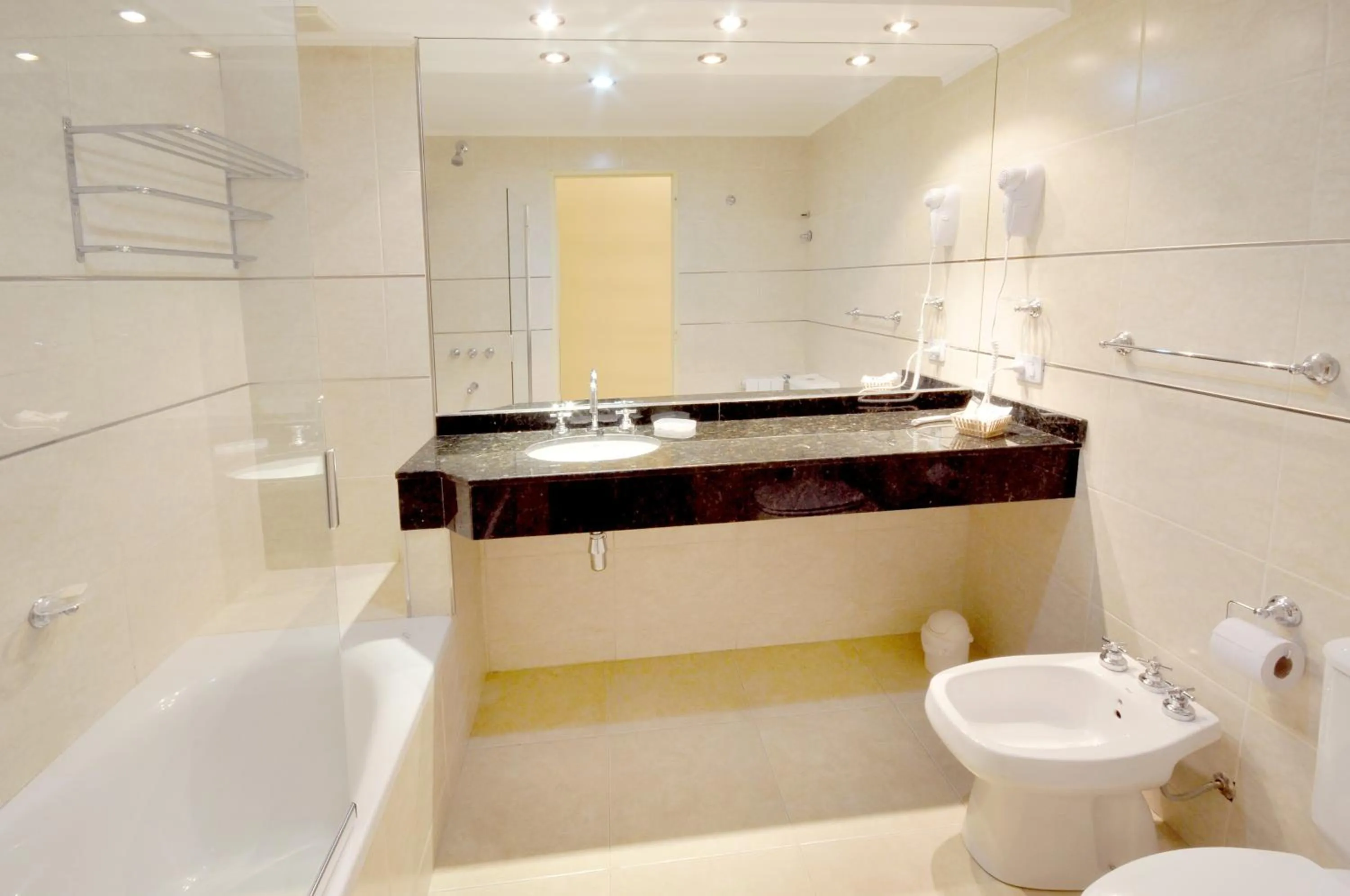 Bathroom in Orion Apartamentos