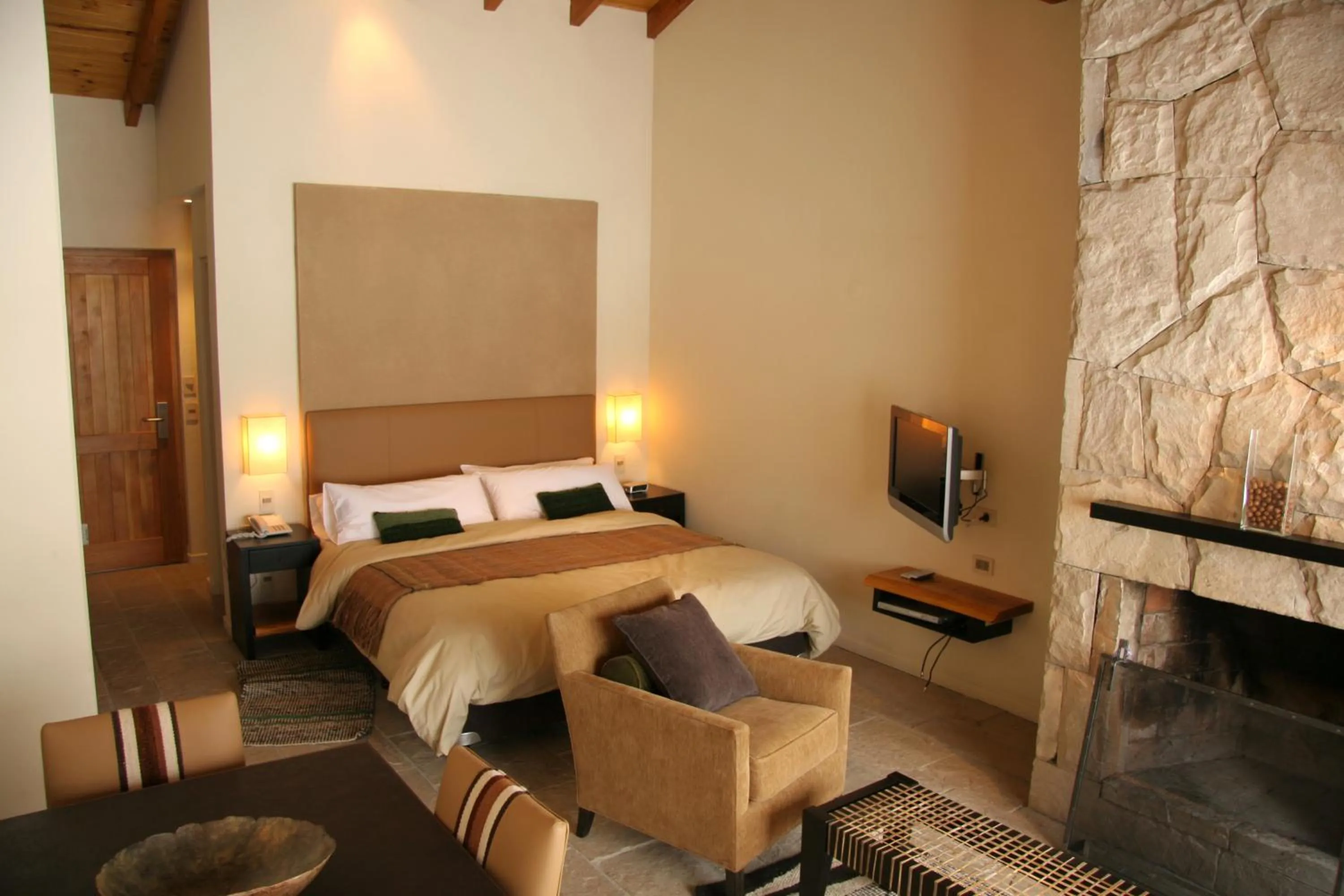 Photo of the whole room, Bed in Galileo Boutique Hotel