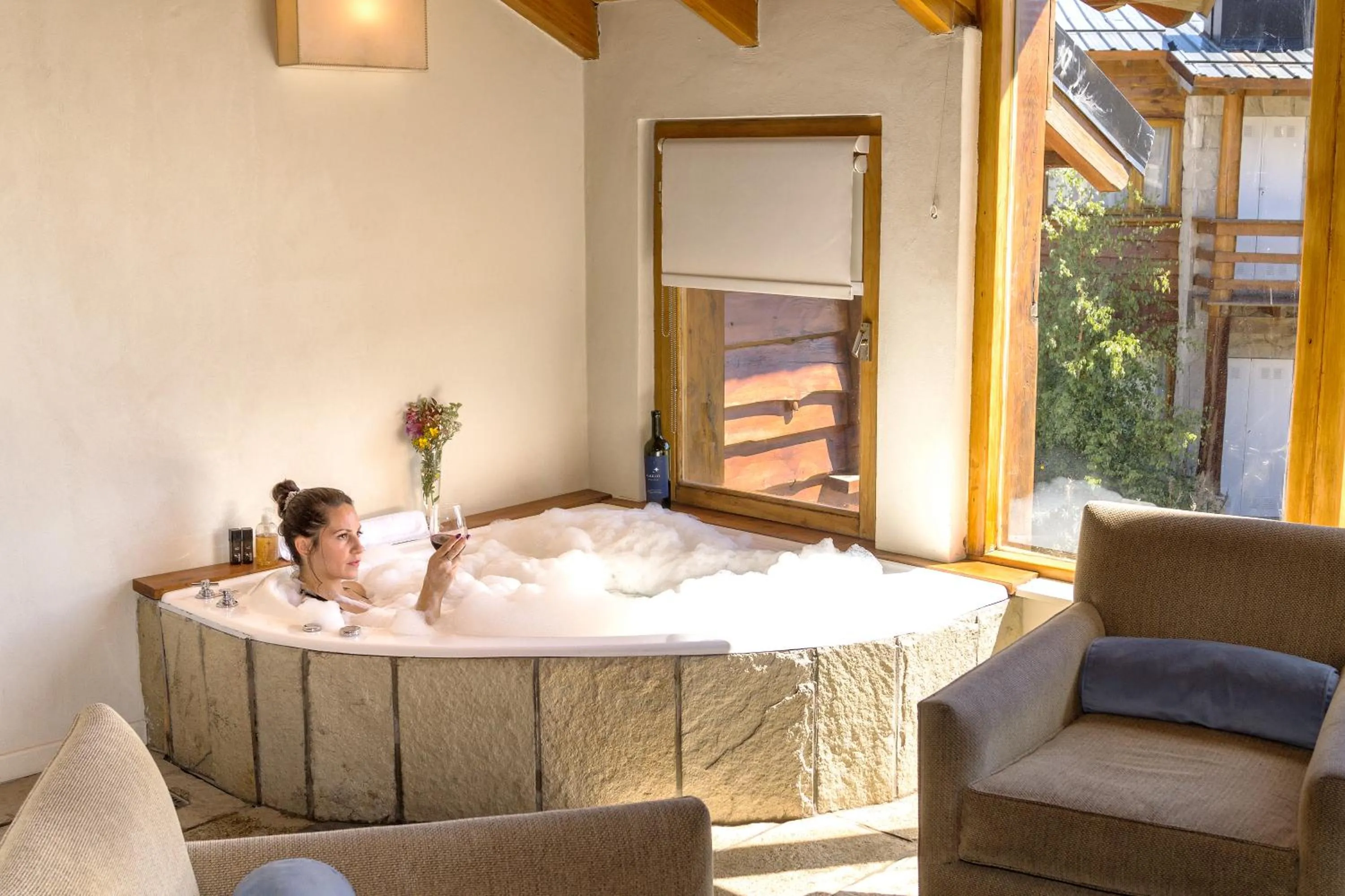 Hot Tub, Bed in Galileo Boutique Hotel