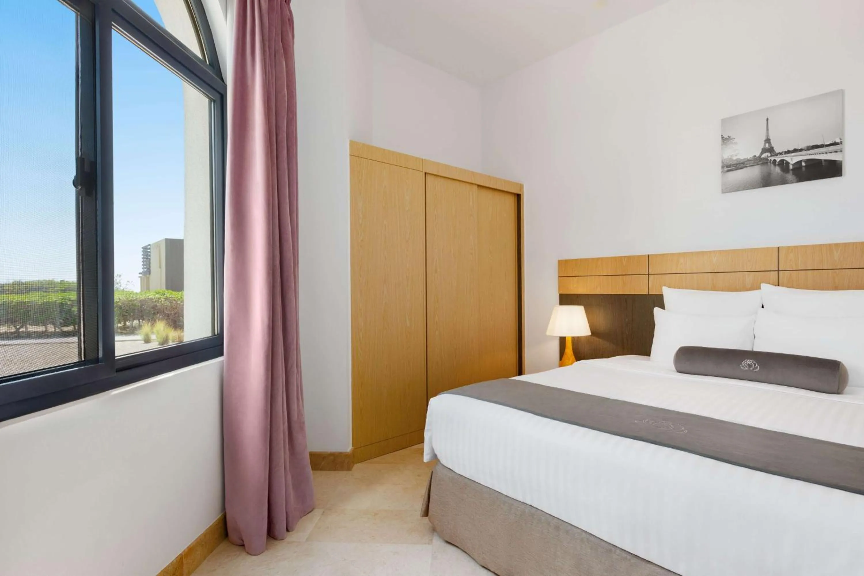 Photo of the whole room, Bed in Wyndham Garden Salalah Mirbat