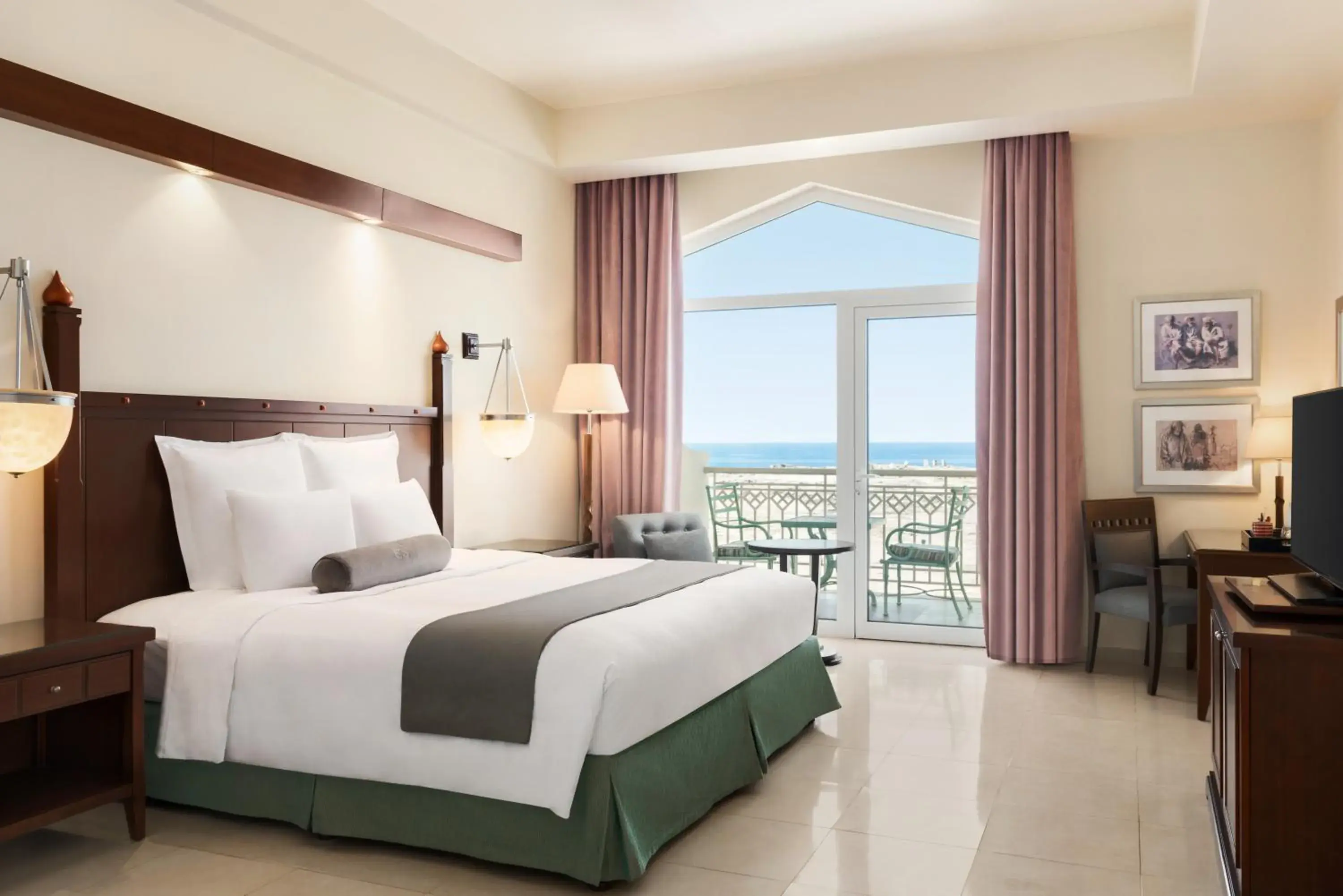 King Room with Ocean and Mountain View, Non-Smoking in Wyndham Garden Salalah Mirbat King Room with Ocean and Mountain View, Non-Smoking in Wyndham Garden Salalah Mirbat