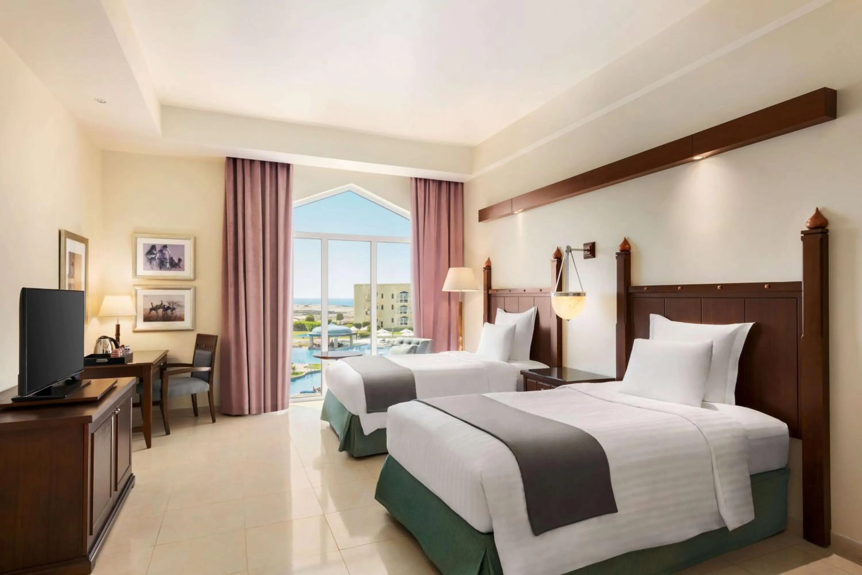 Bedroom, Bed in Wyndham Garden Salalah Mirbat