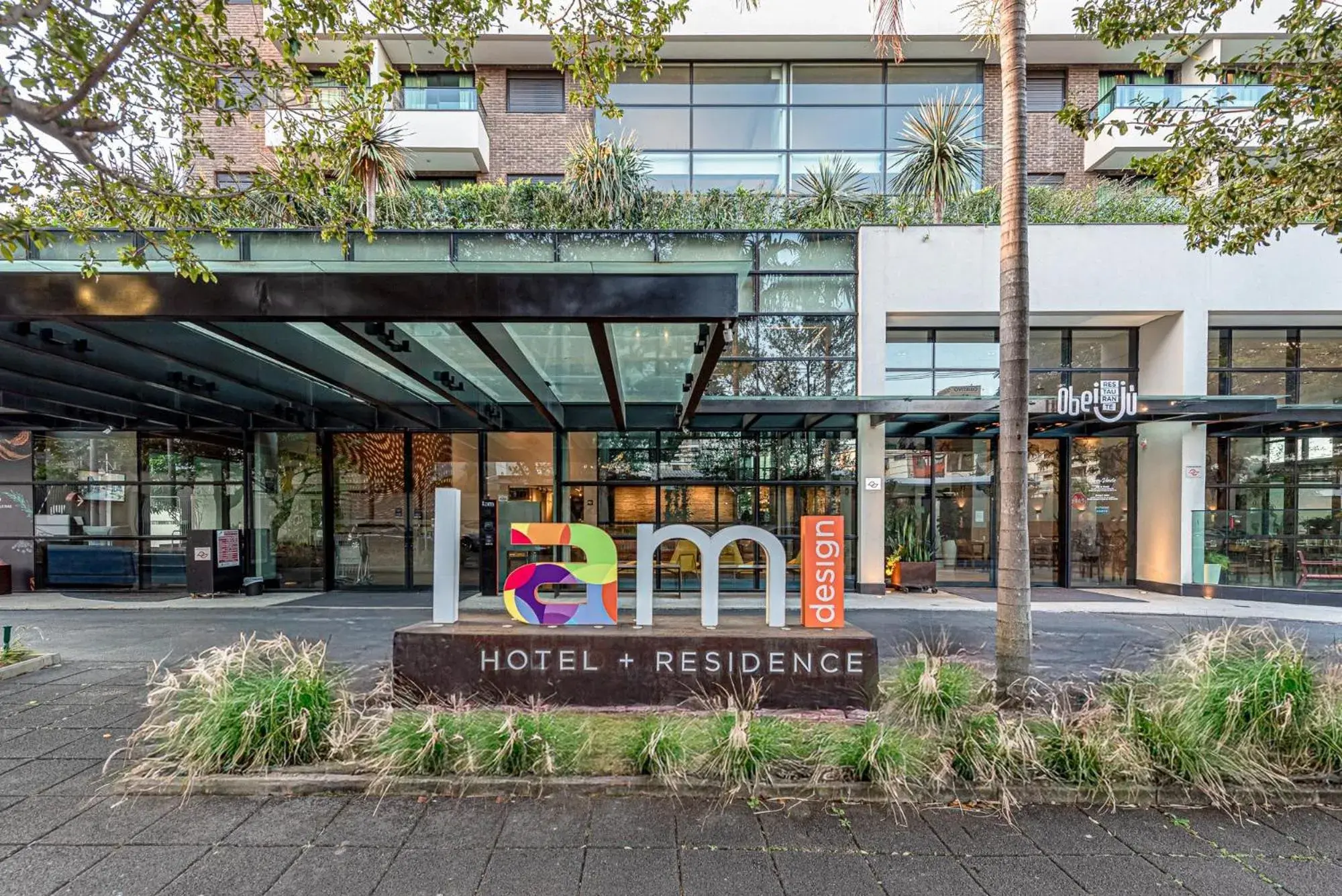 Facade/entrance in I am Design Hotel Campinas by Hotelaria Brasil Facade/entrance in I am Design Hotel Campinas by Hotelaria Brasil