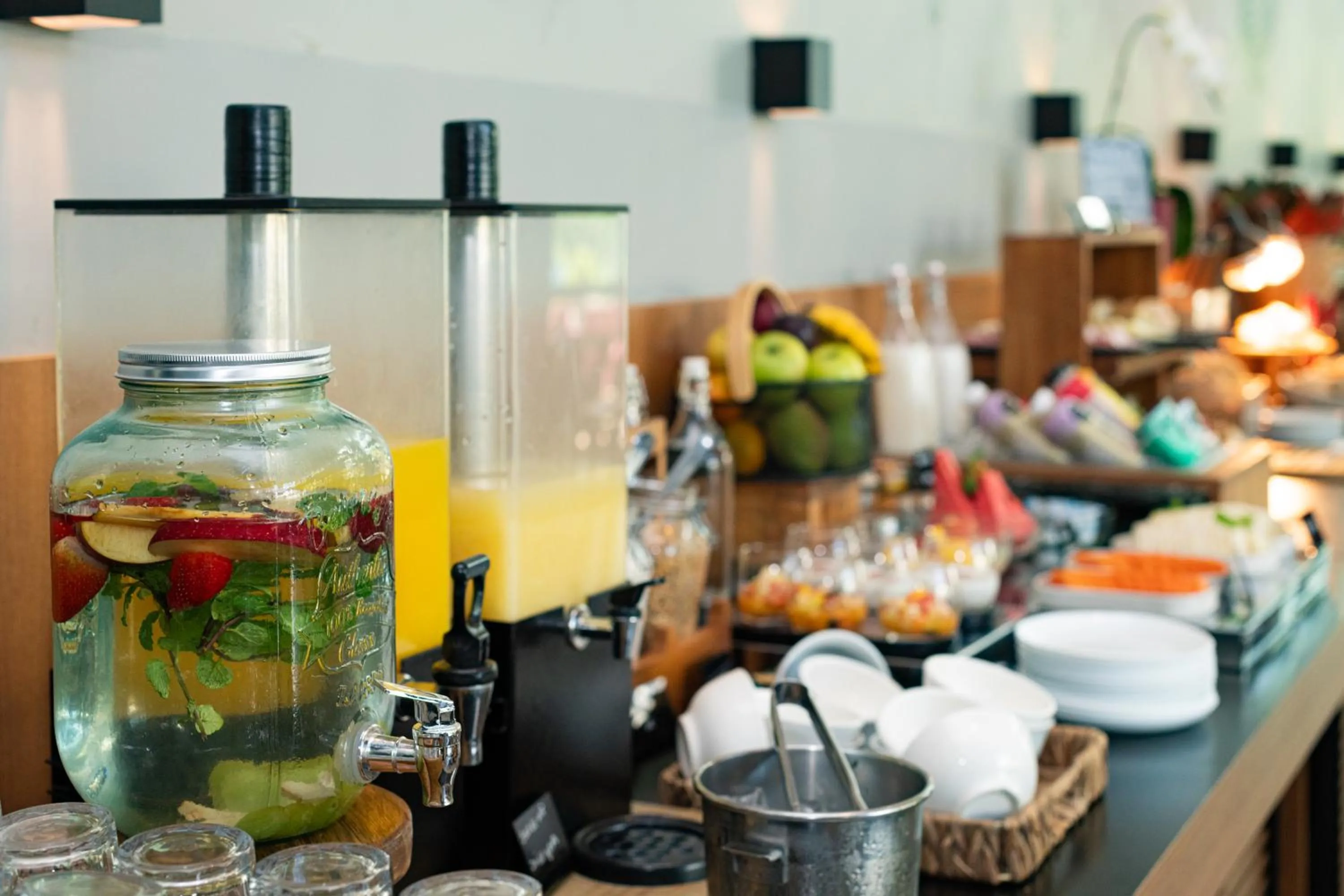 Buffet breakfast in I am Design Hotel Campinas by Hotelaria Brasil