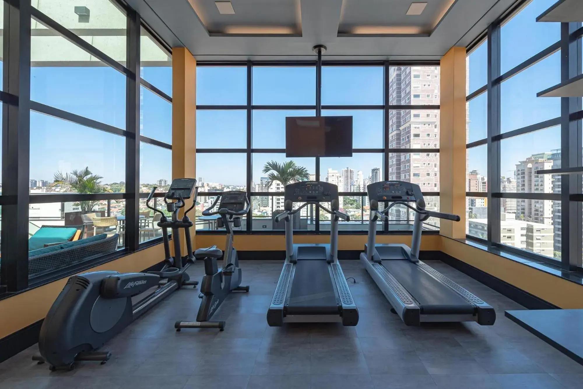 Fitness centre/facilities in I am Design Hotel Campinas by Hotelaria Brasil Fitness centre/facilities in I am Design Hotel Campinas by Hotelaria Brasil