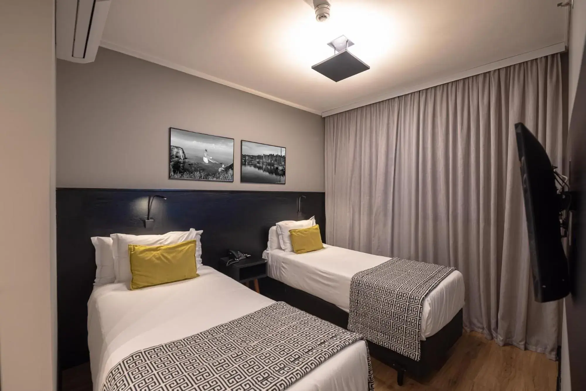 Twin Room - single occupancy in I am Design Hotel Campinas by Hotelaria Brasil Twin Room - single occupancy in I am Design Hotel Campinas by Hotelaria Brasil