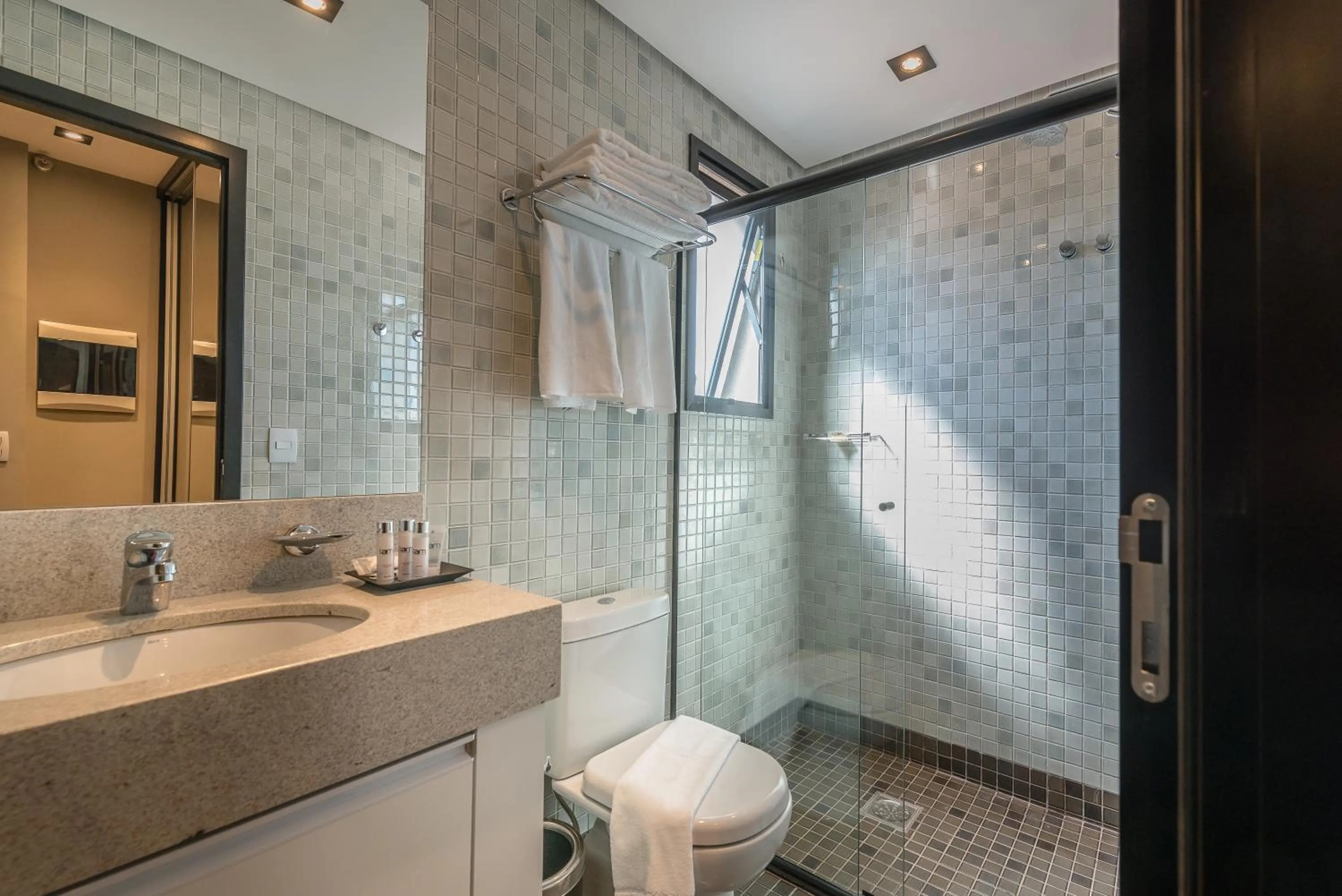 Bathroom in I am Design Hotel Campinas by Hotelaria Brasil