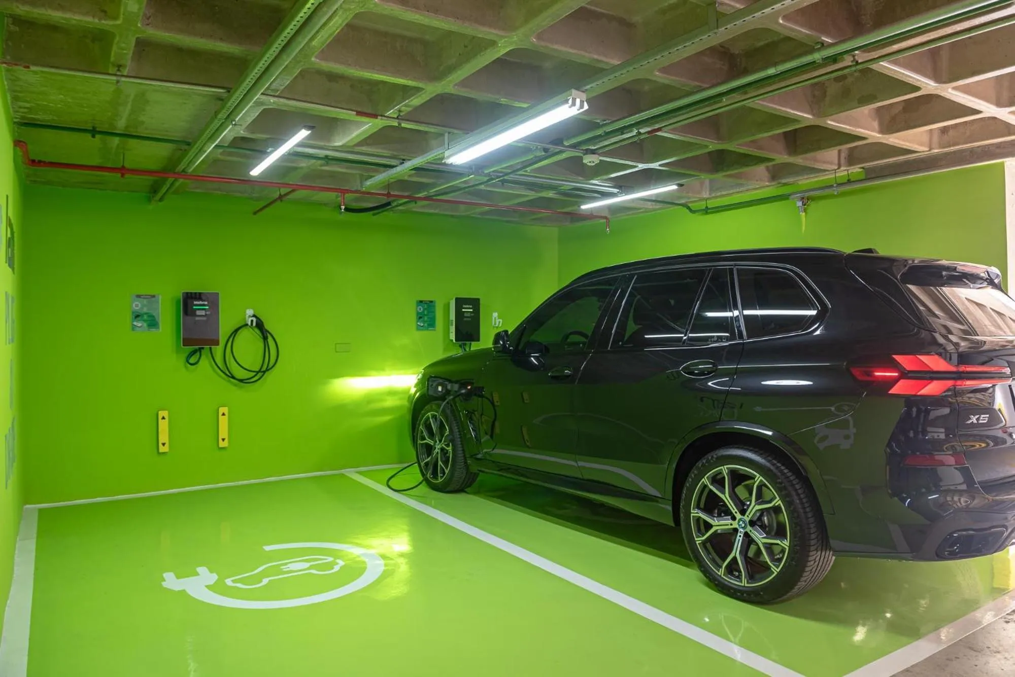 Parking in I am Design Hotel Campinas by Hotelaria Brasil