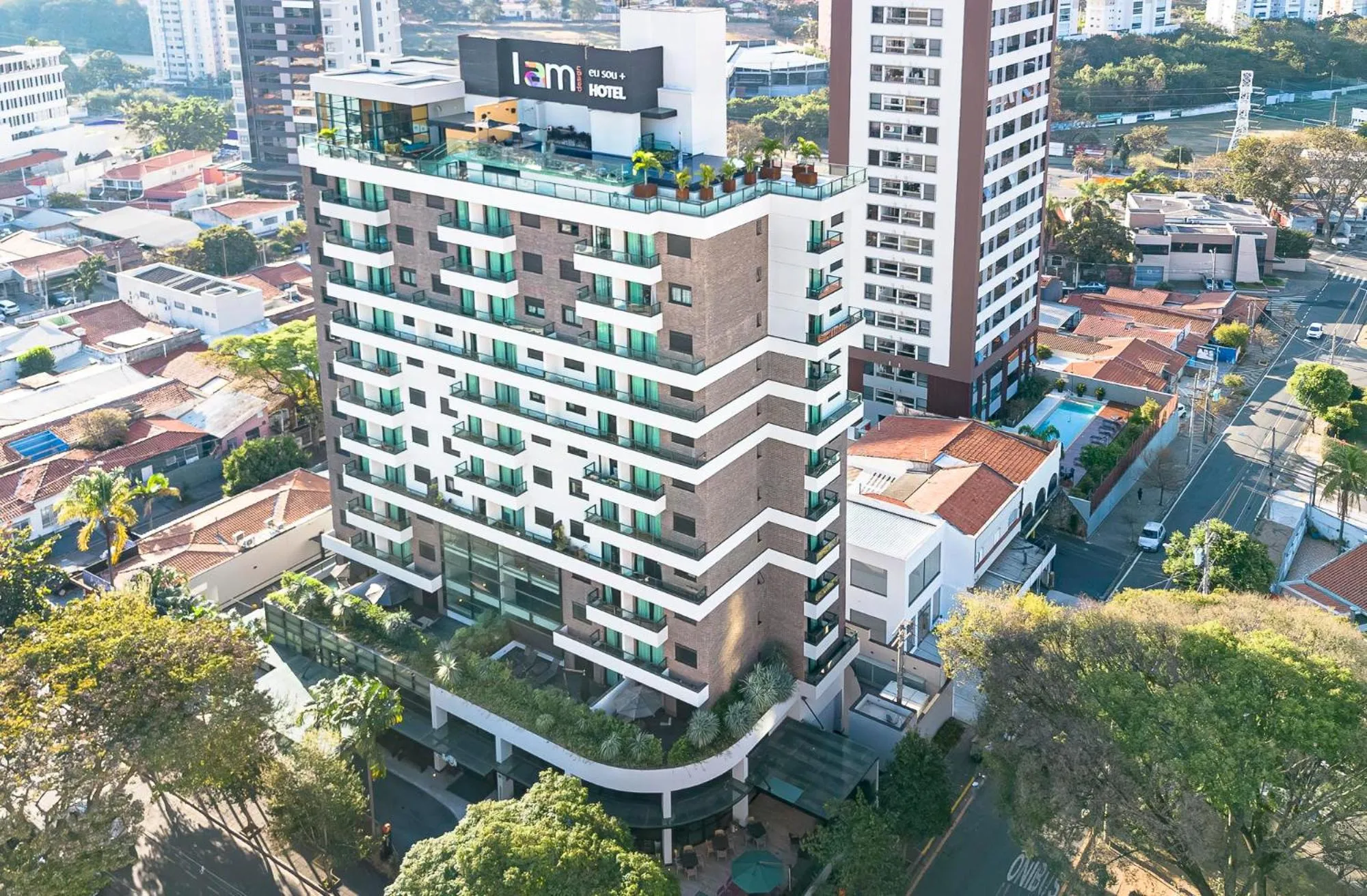 Property building in I am Design Hotel Campinas by Hotelaria Brasil