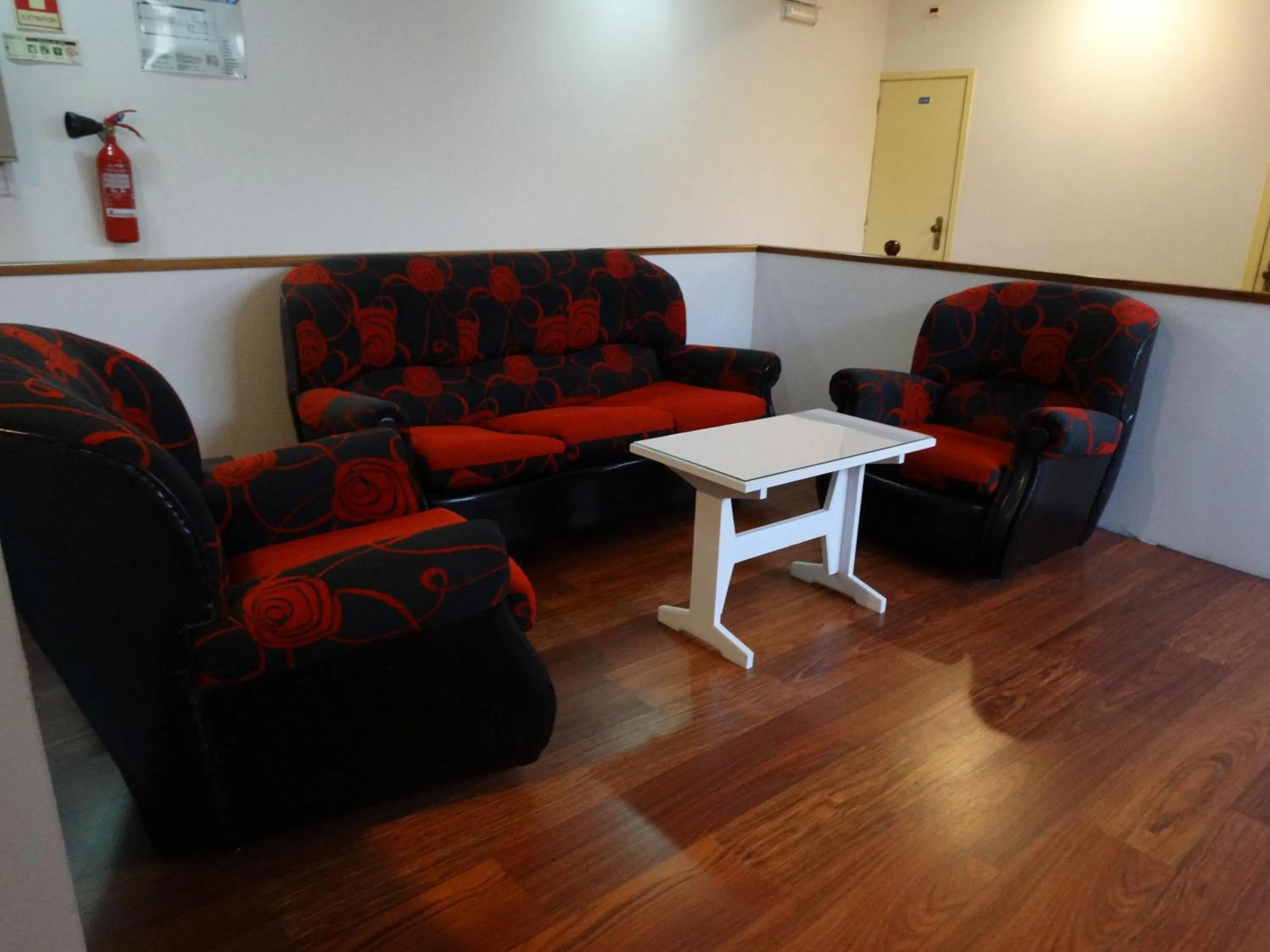 Communal lounge/ TV room in Hotel Porto Rico