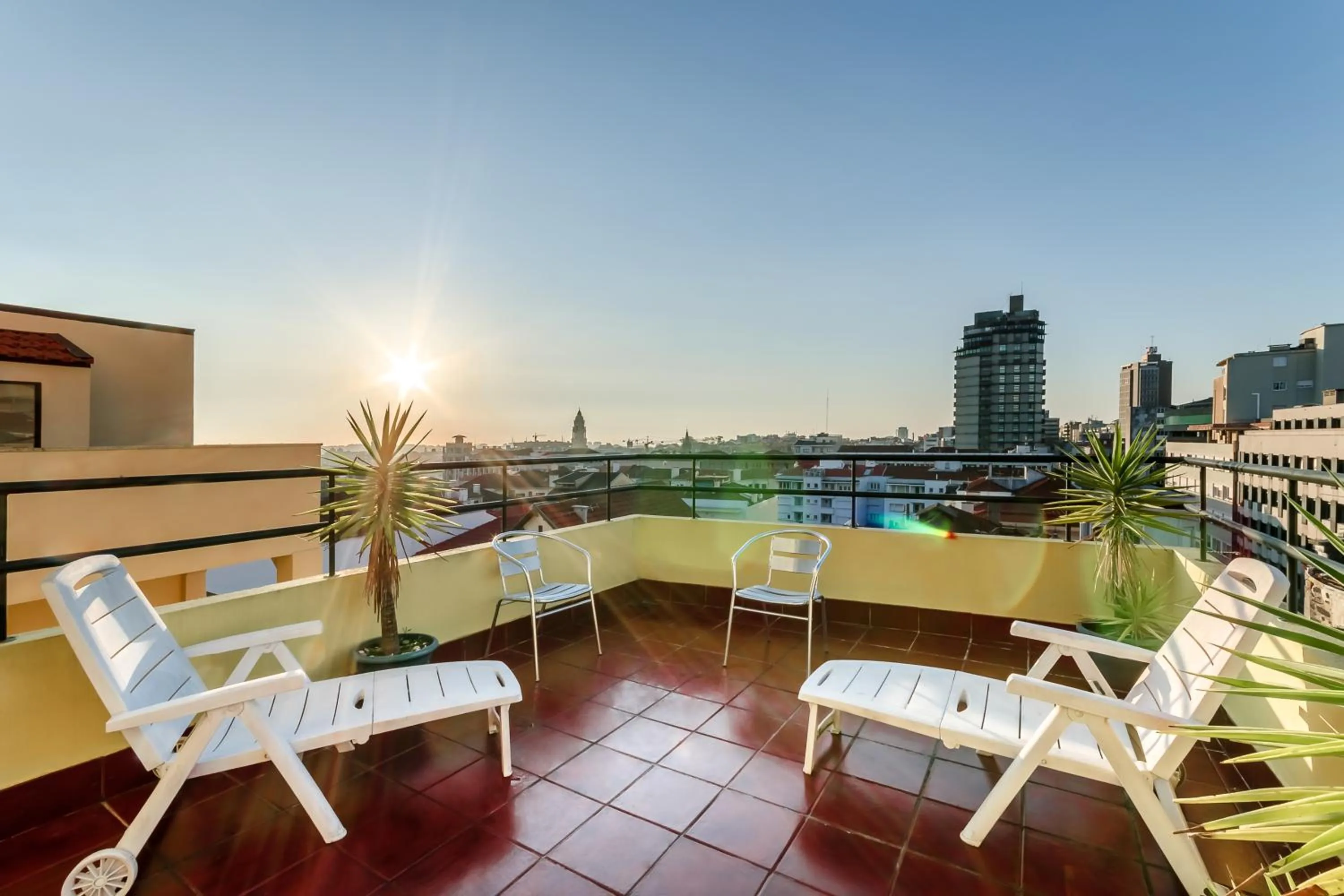 Property building in Santa Clara Porto