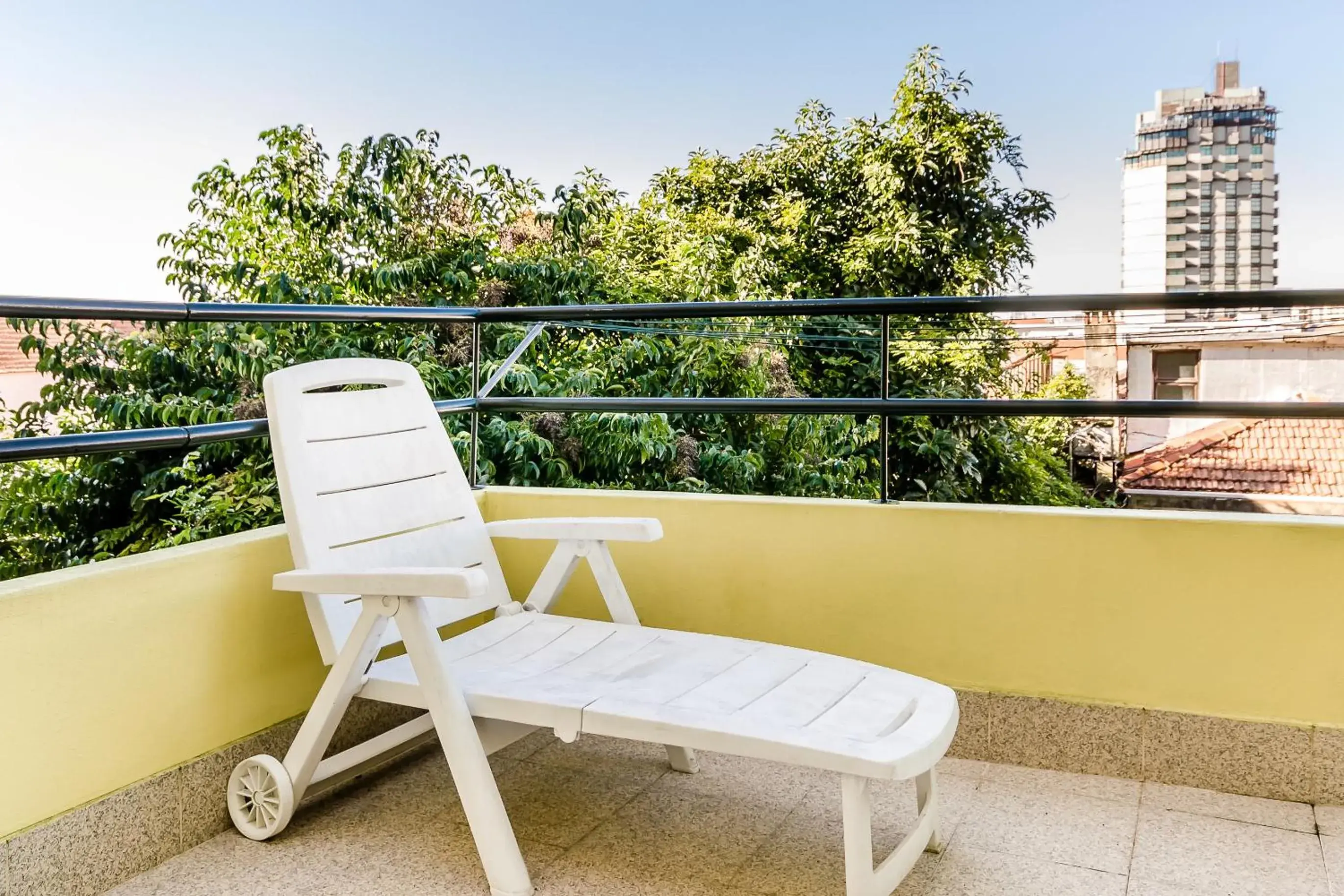 Property building in Santa Clara Porto Property building in Santa Clara Porto