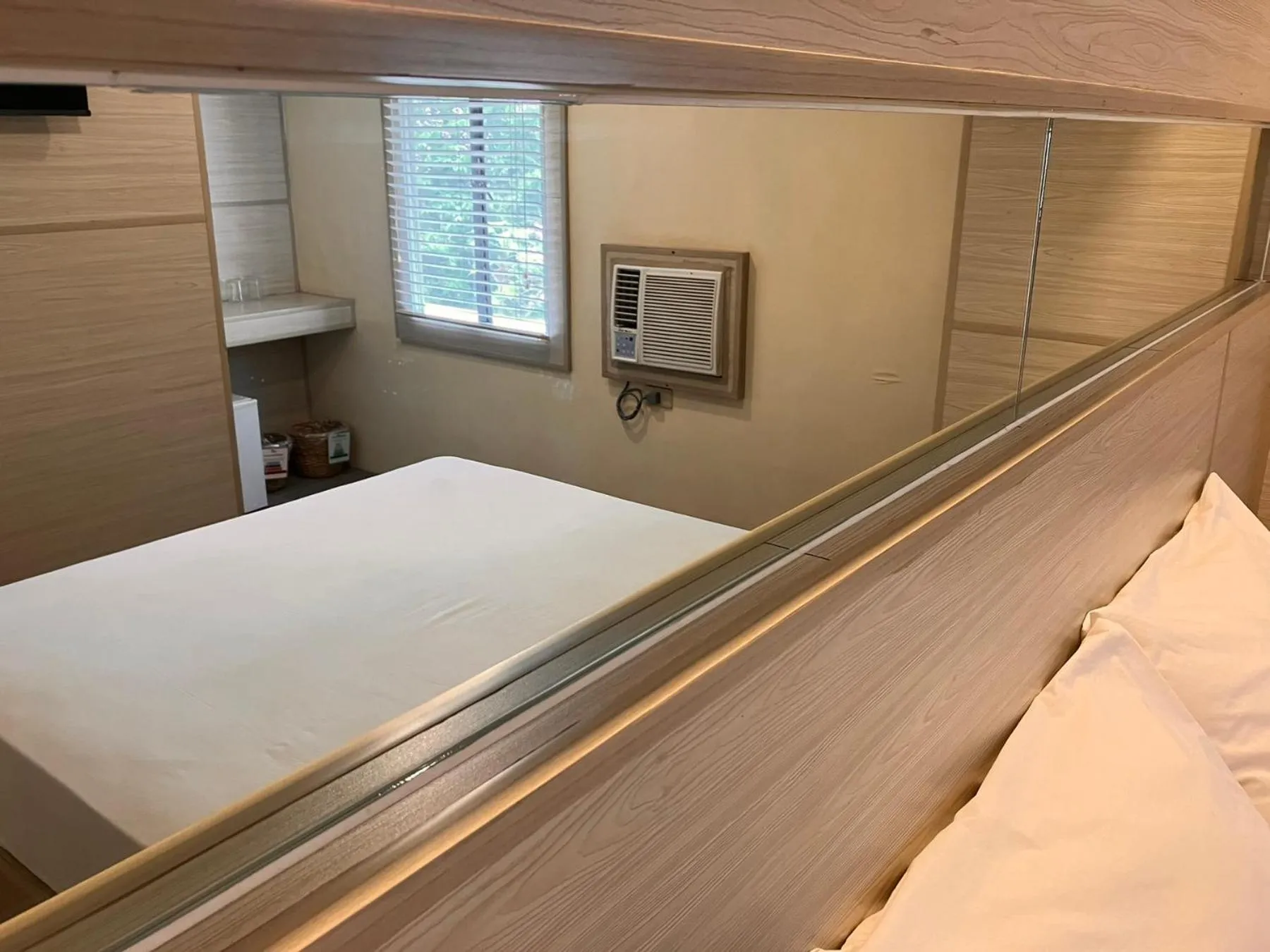 Bed in Spaces Hotel Makati