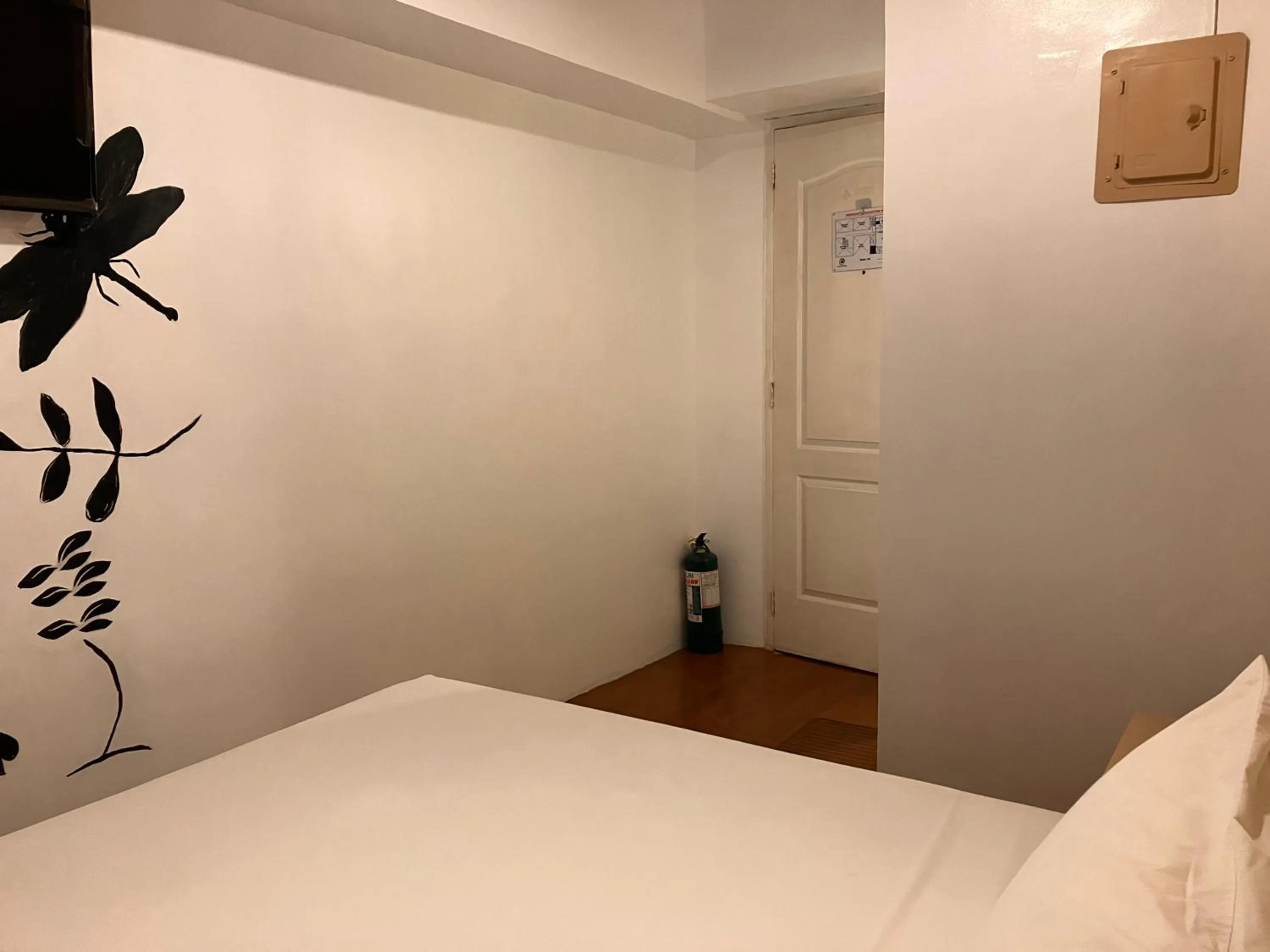 Bed in Spaces Hotel Makati