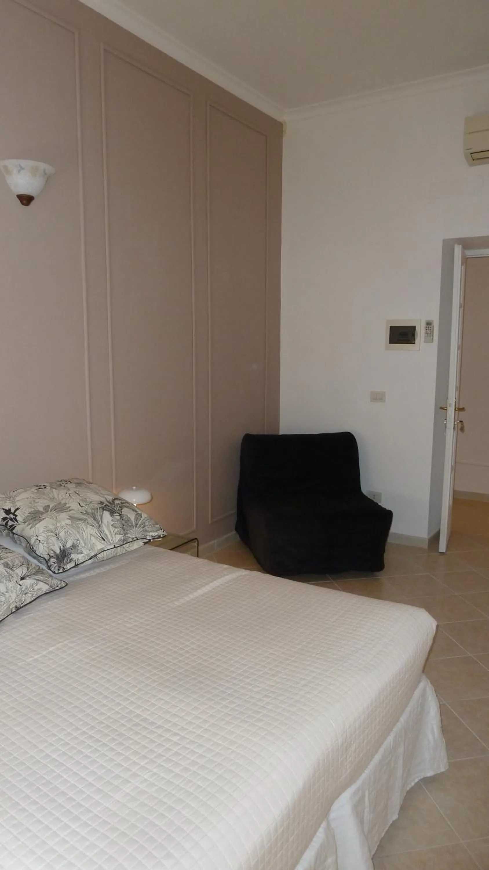 Bed in Camera Con Vista