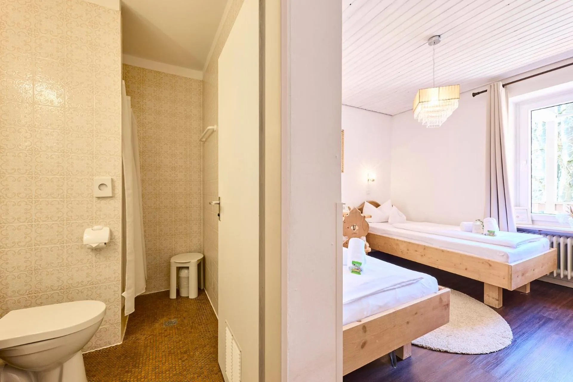 Photo of the whole room, Bed in Hotel Waldgasthof Buchenhain