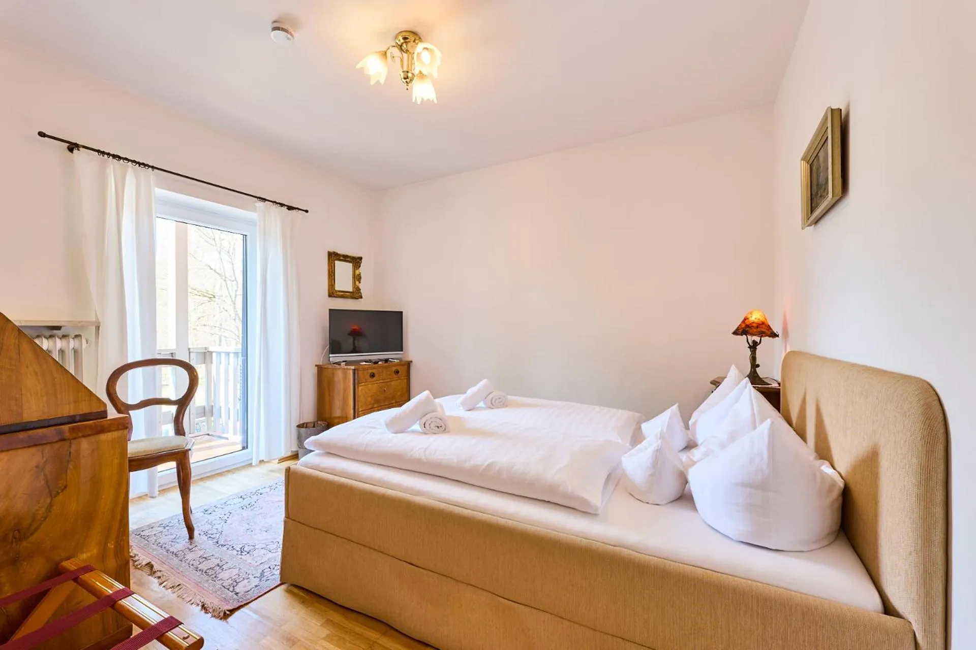 Photo of the whole room, Bed in Hotel Waldgasthof Buchenhain