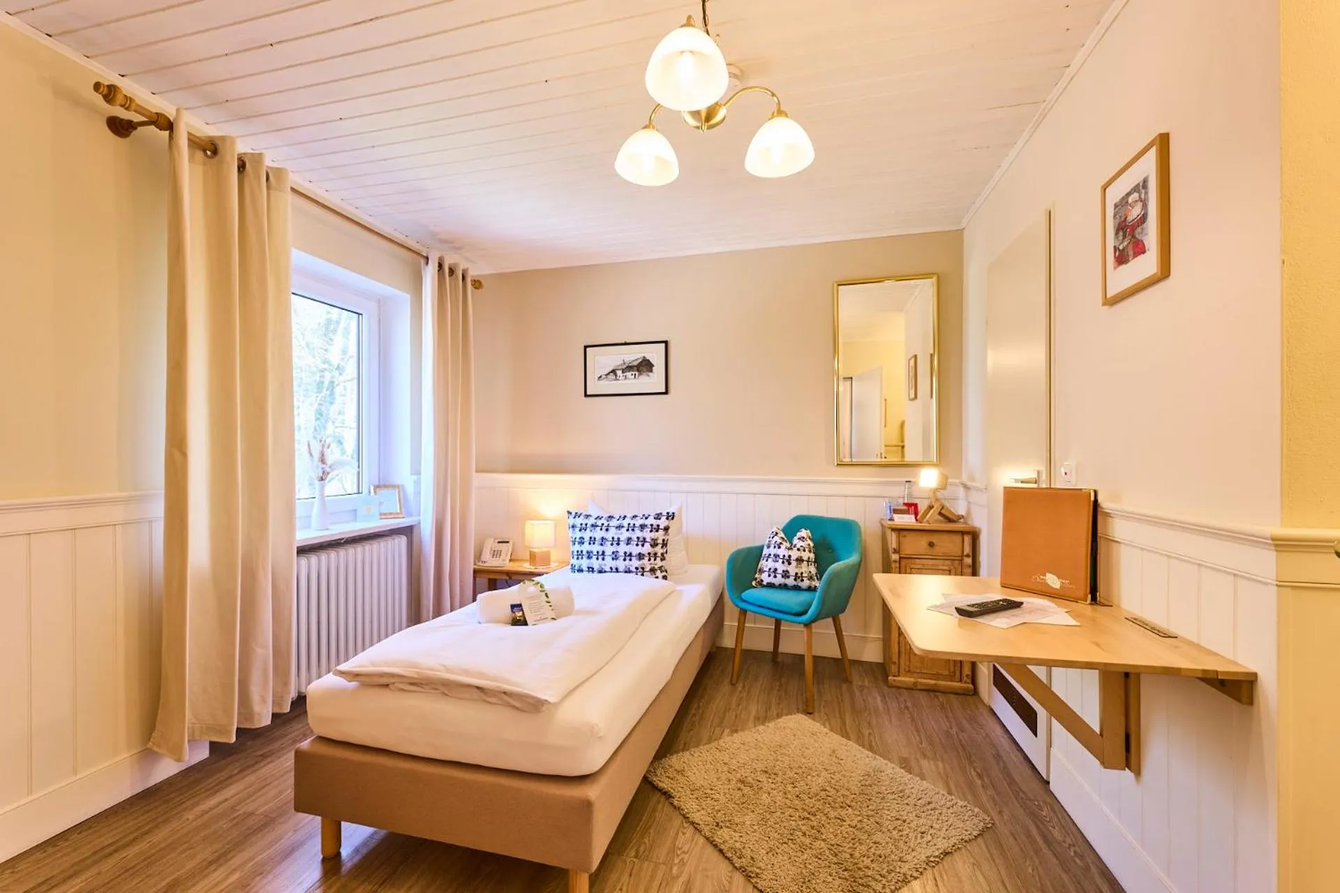 Photo of the whole room, Bed in Hotel Waldgasthof Buchenhain