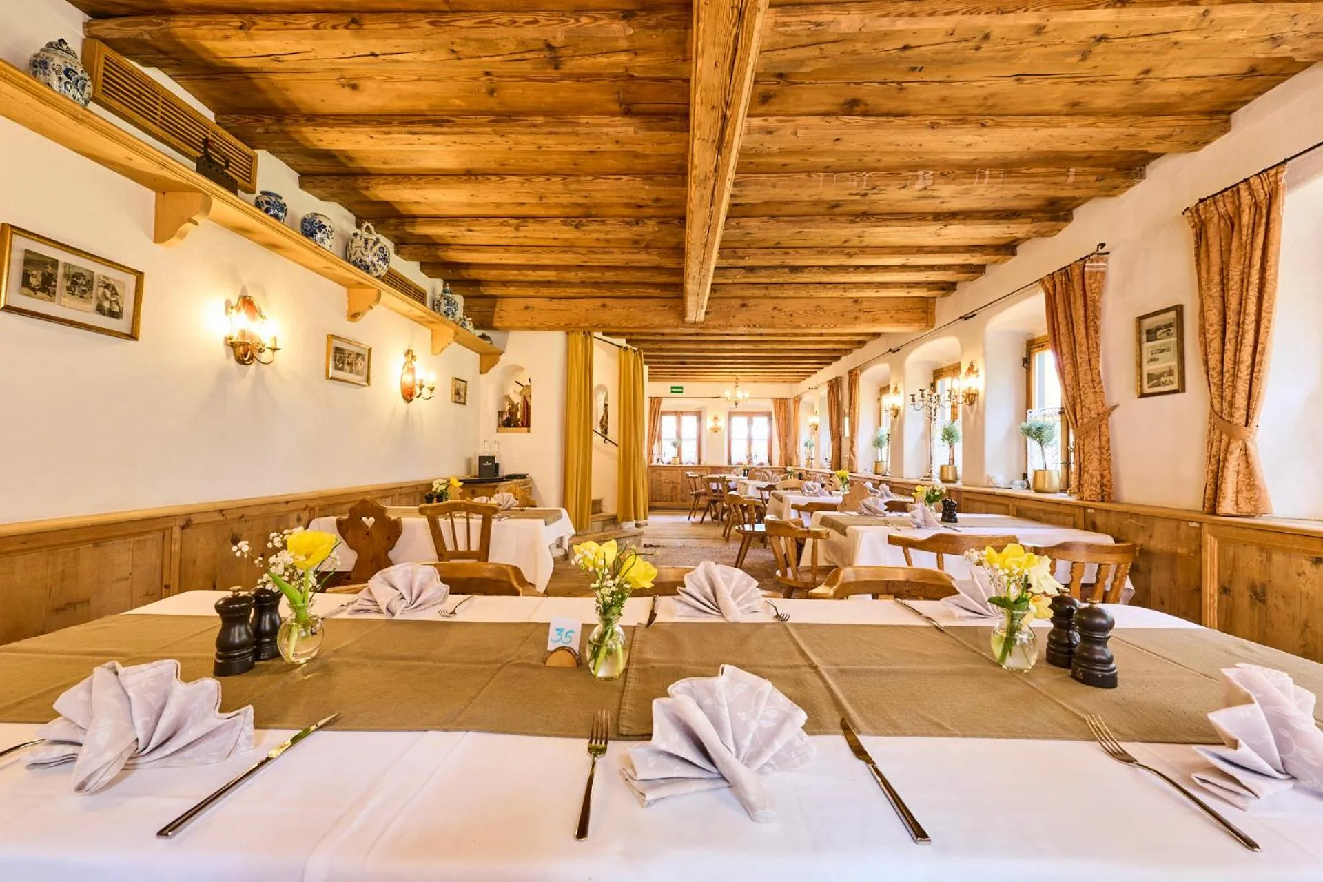 Restaurant/places to eat in Hotel Waldgasthof Buchenhain