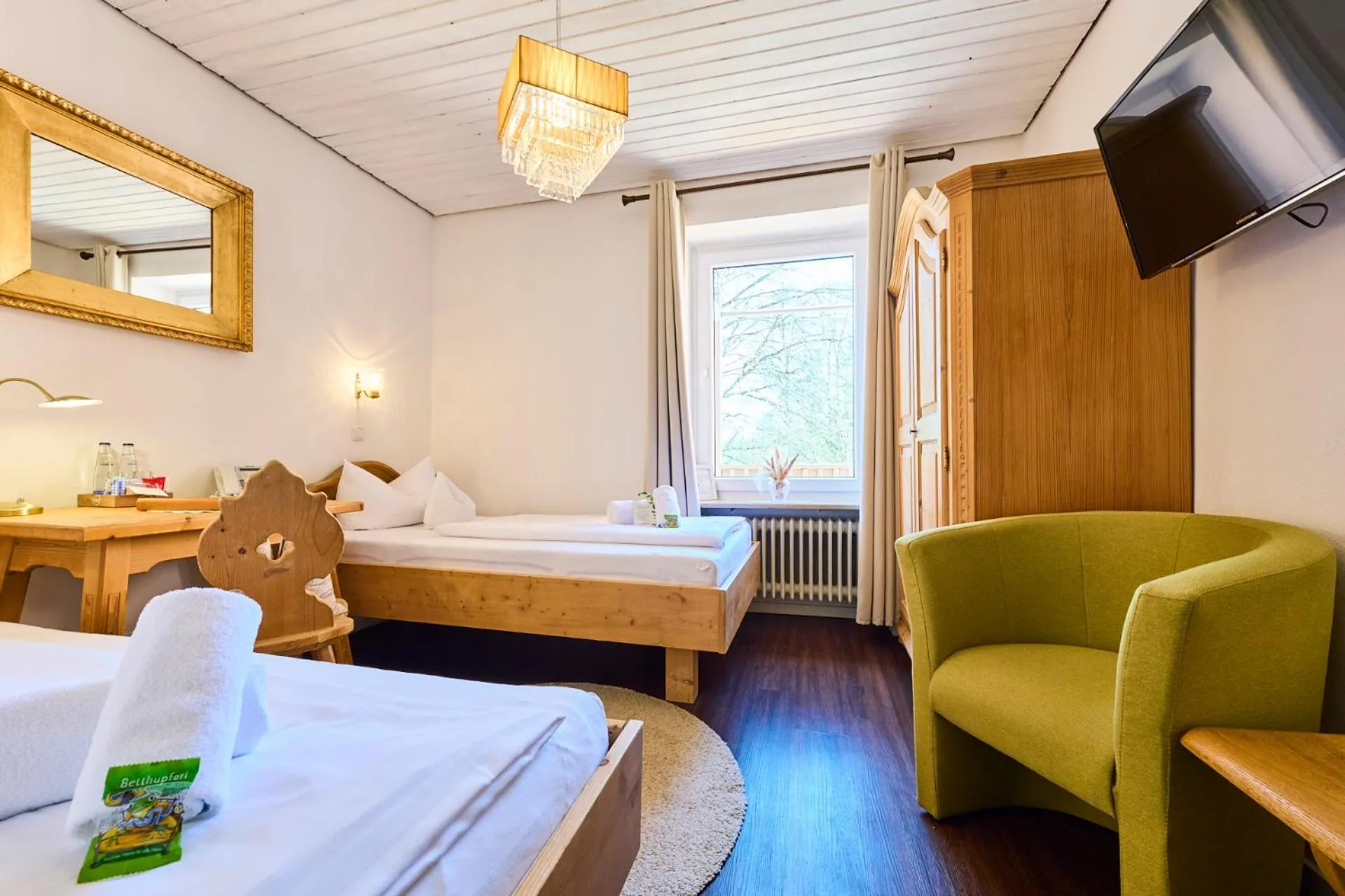 Photo of the whole room, Bed in Hotel Waldgasthof Buchenhain