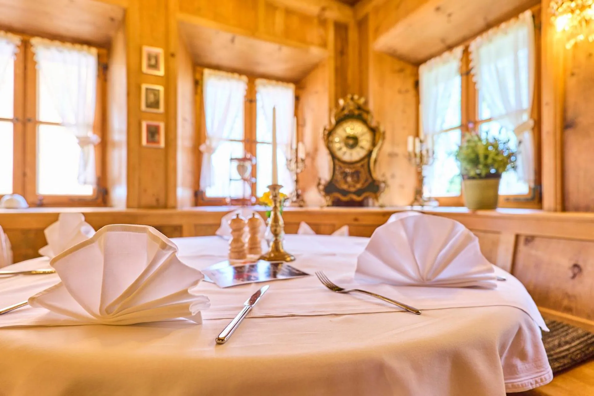 Restaurant/places to eat in Hotel Waldgasthof Buchenhain