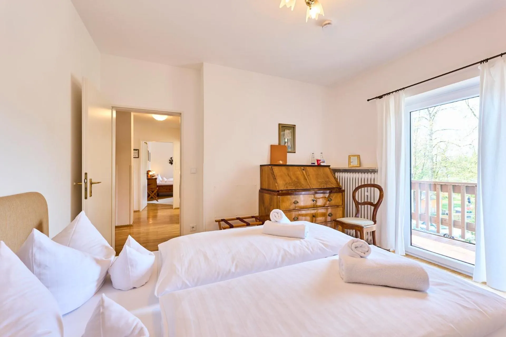 Photo of the whole room, Bed in Hotel Waldgasthof Buchenhain