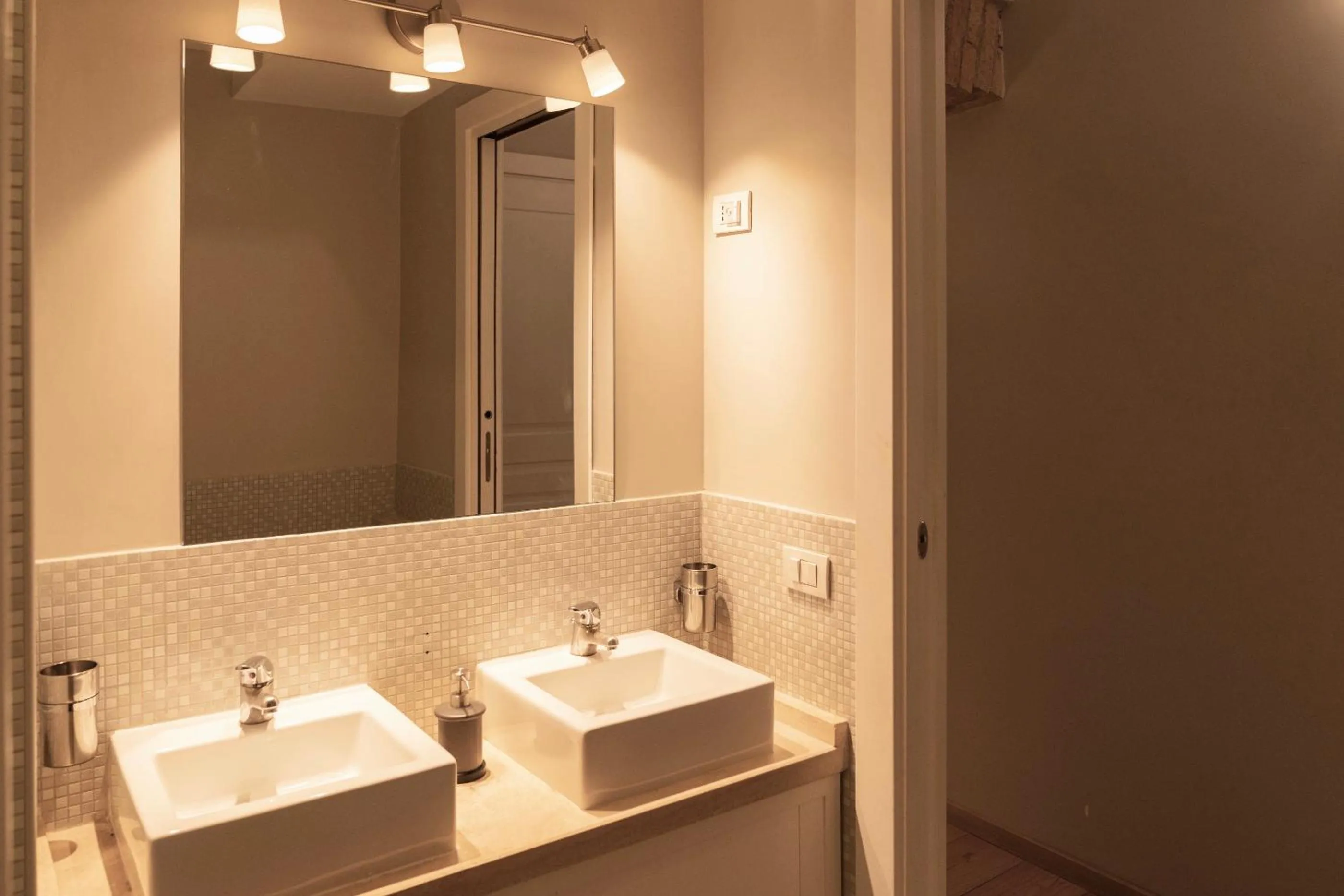 Bathroom in TrastevereInn