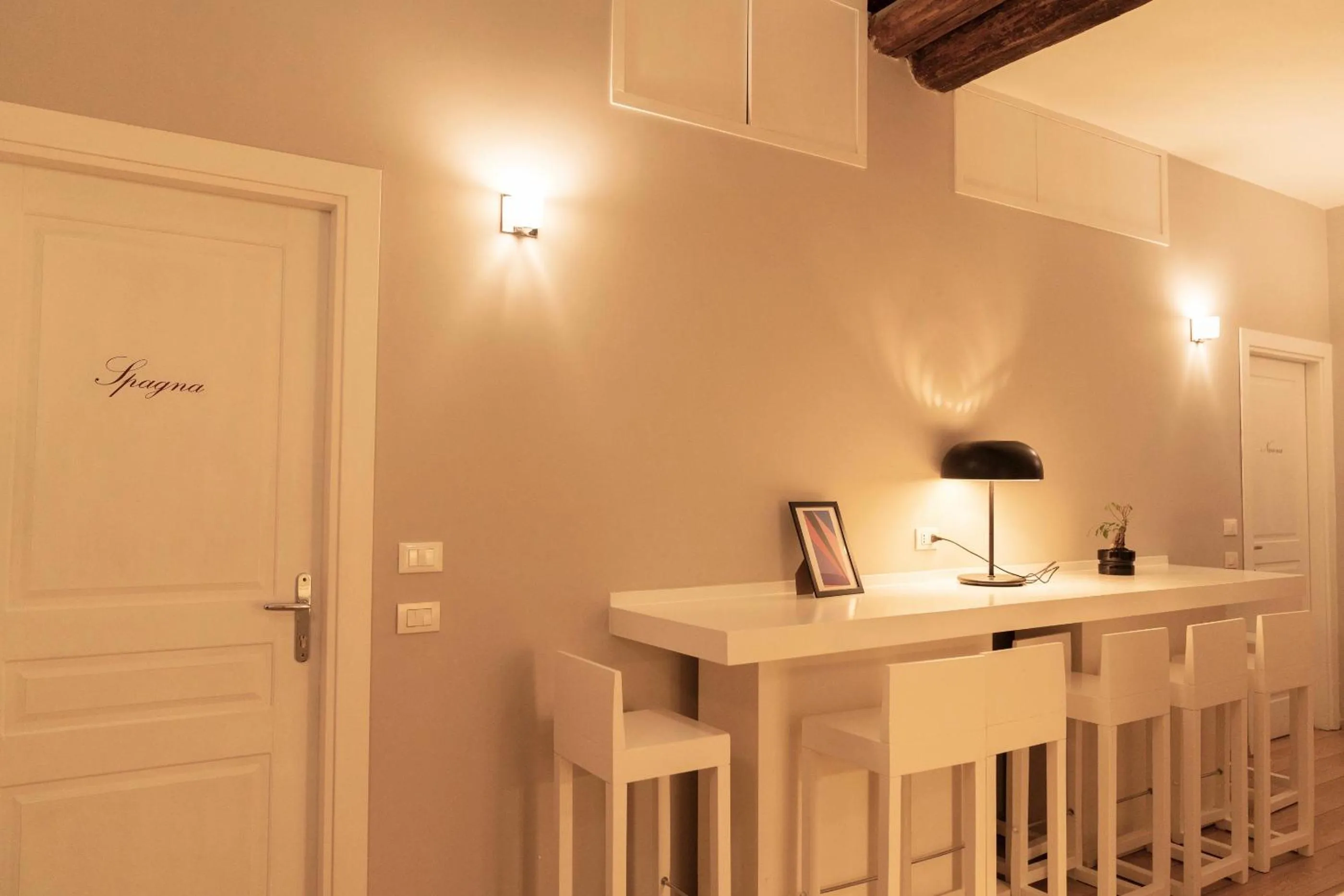 Communal lounge/ TV room in TrastevereInn