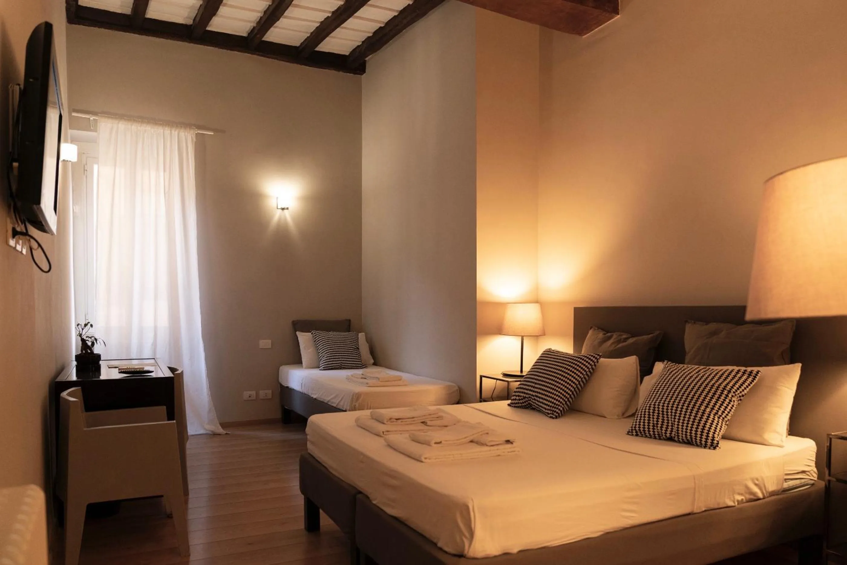 Bedroom, Bed in TrastevereInn