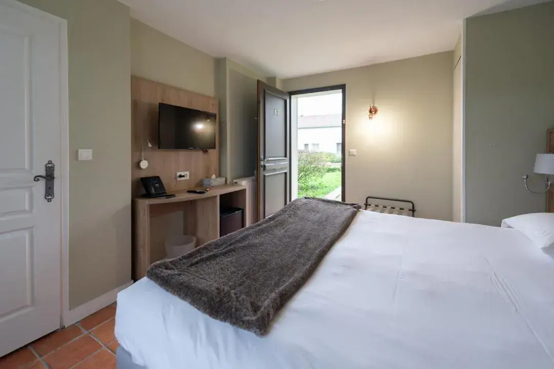 Standard Double or Twin Room in Le Gingko - Hotel du Golf Parc Robert Hersant Standard Double or Twin Room in Le Gingko - Hotel du Golf Parc Robert Hersant