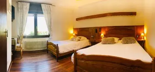 Triple Room - Disability Access in Chaume de Balveurche Triple Room - Disability Access in Chaume de Balveurche