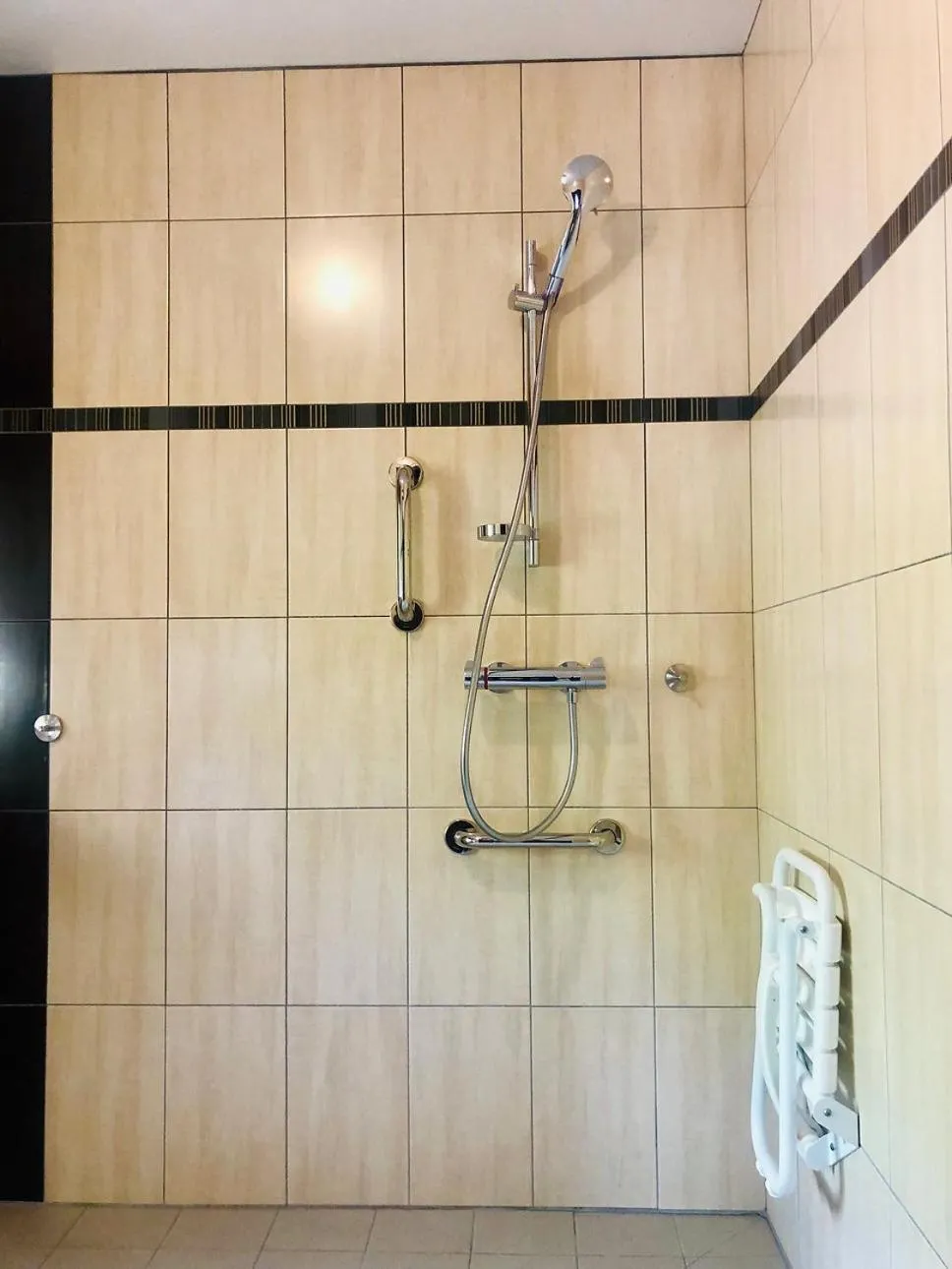 Shower in Chaume de Balveurche