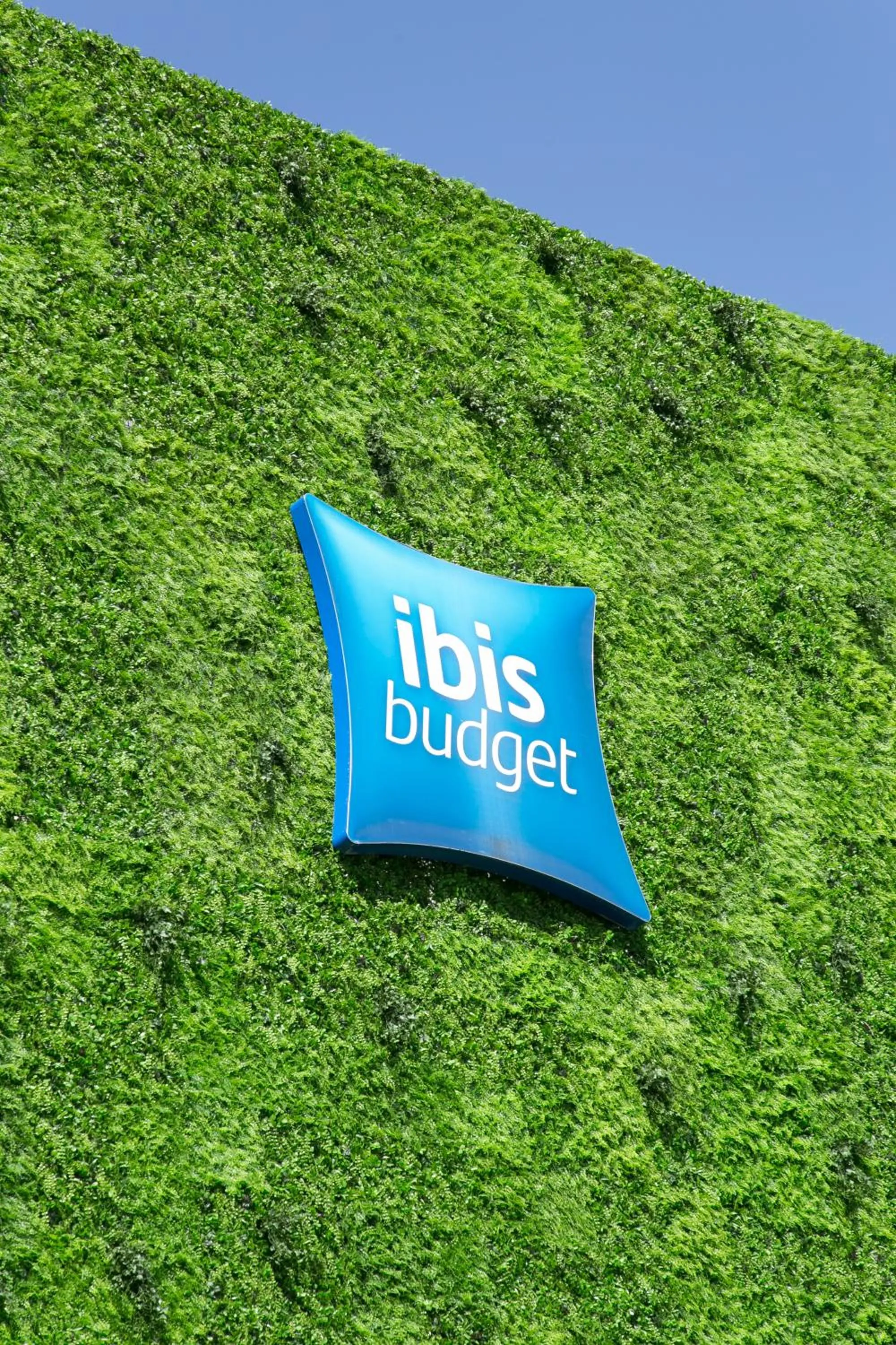 Property logo or sign in ibis budget Bordeaux Aéroport